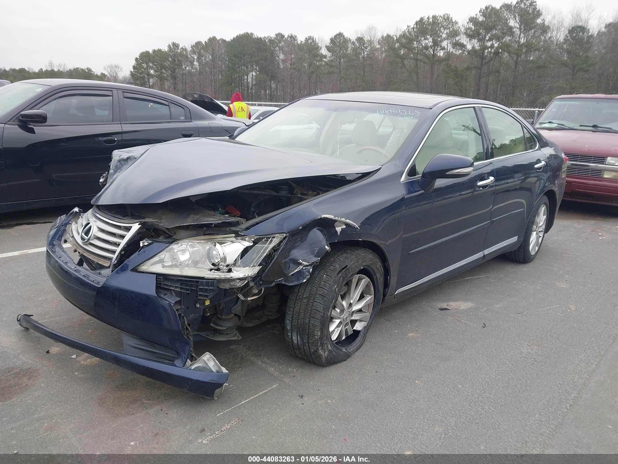 LEXUS ES image 2