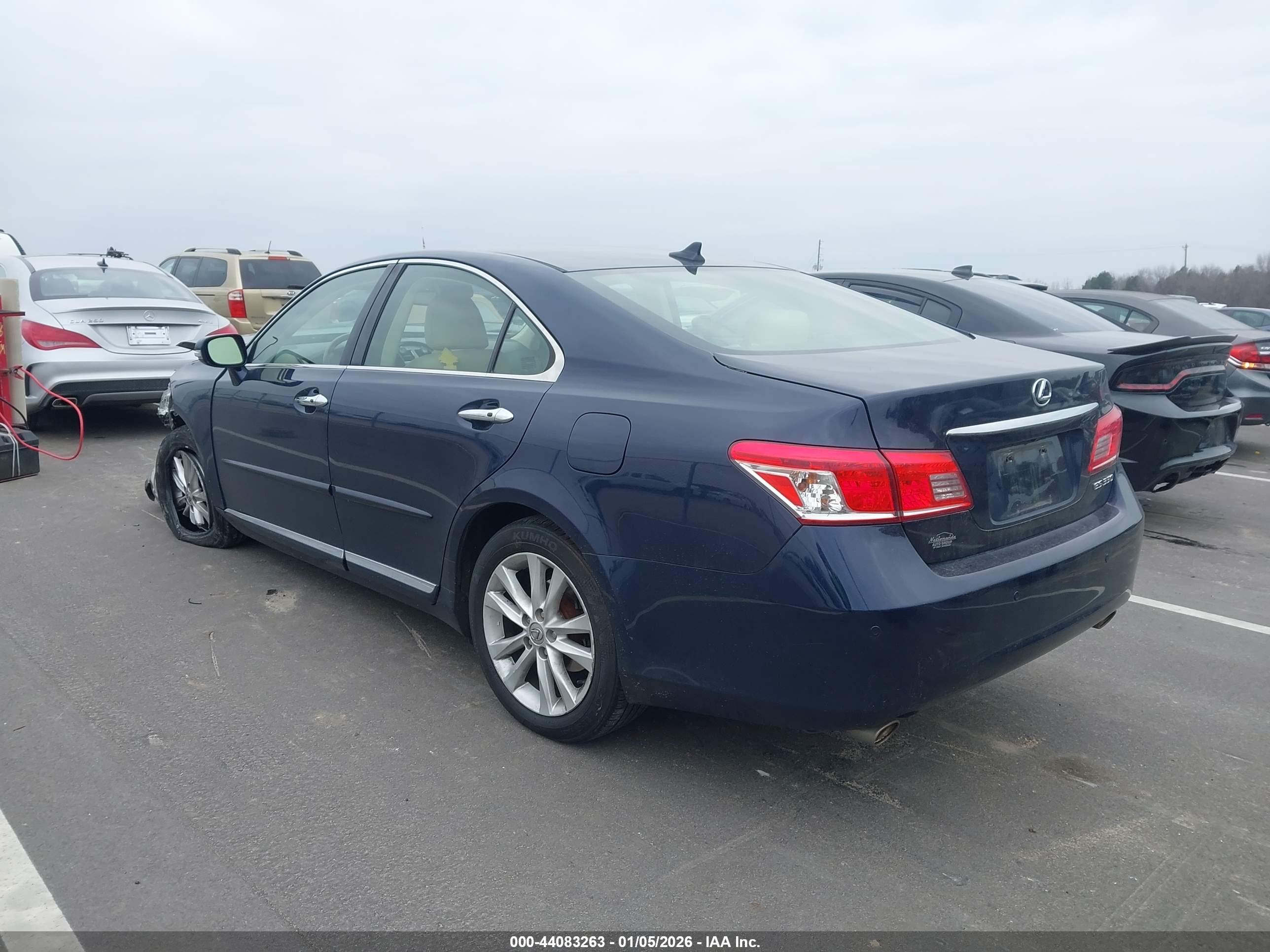 LEXUS ES image 3