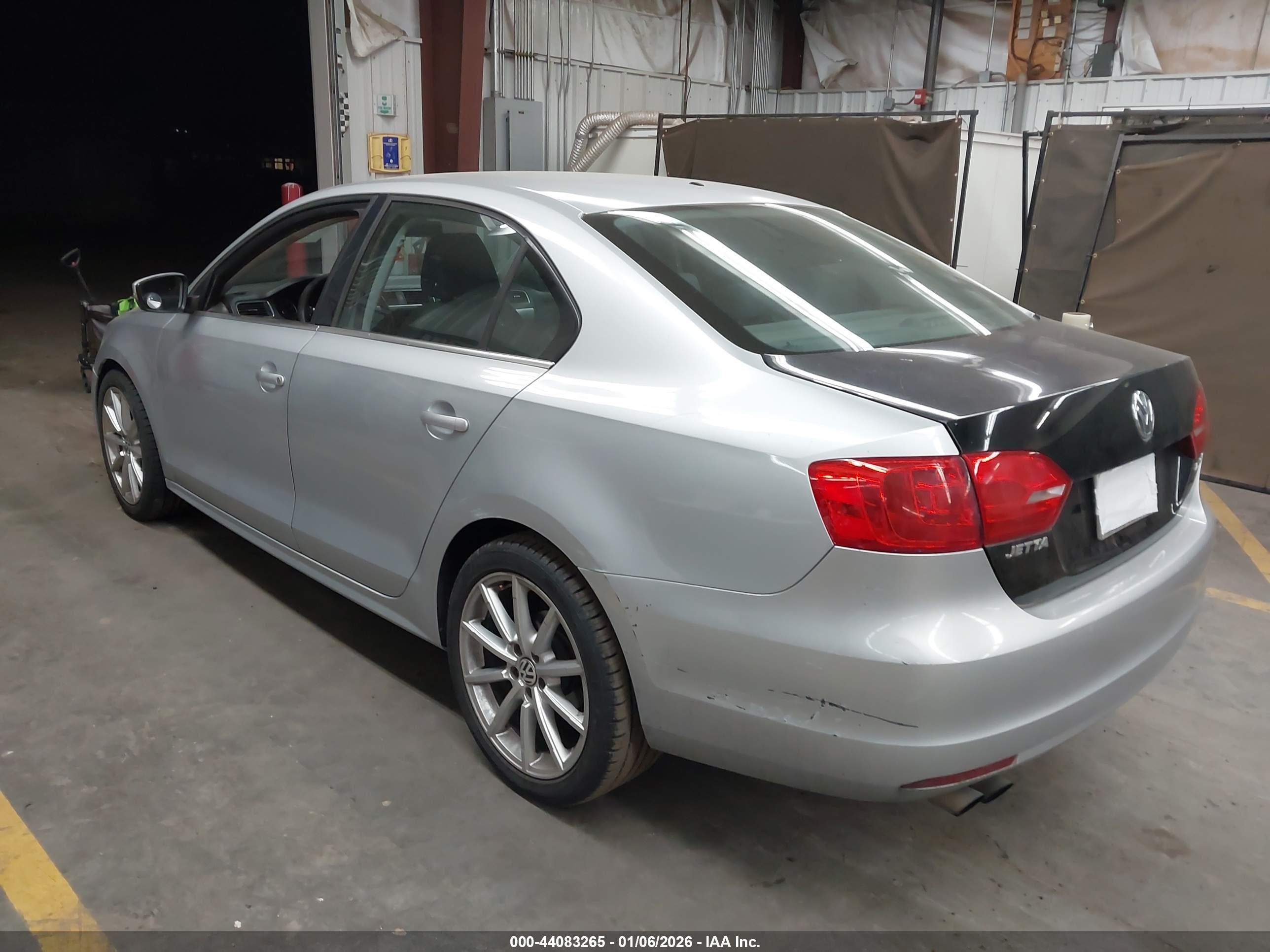 VOLKSWAGEN JETTA image 3