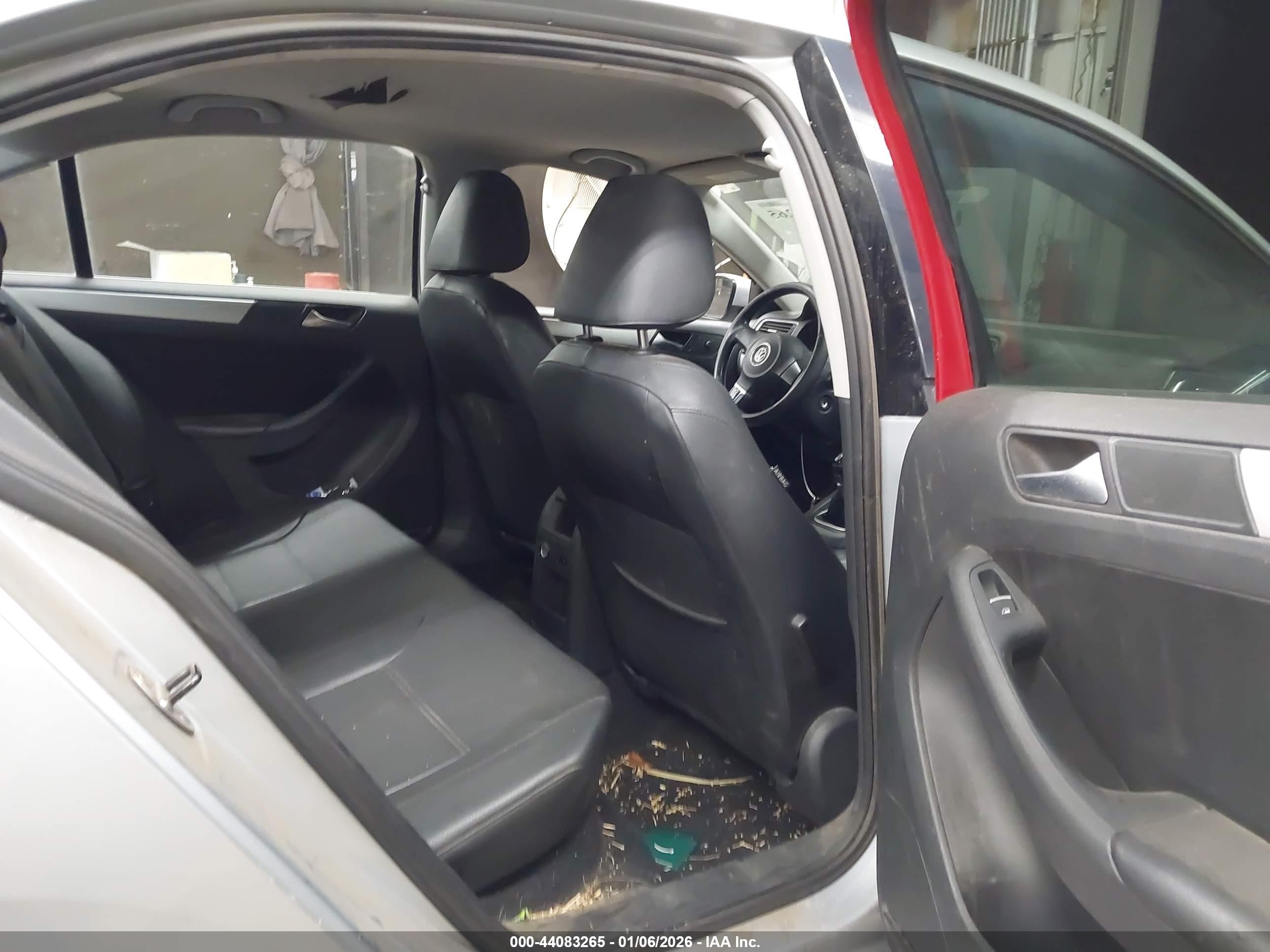 VOLKSWAGEN JETTA image 8