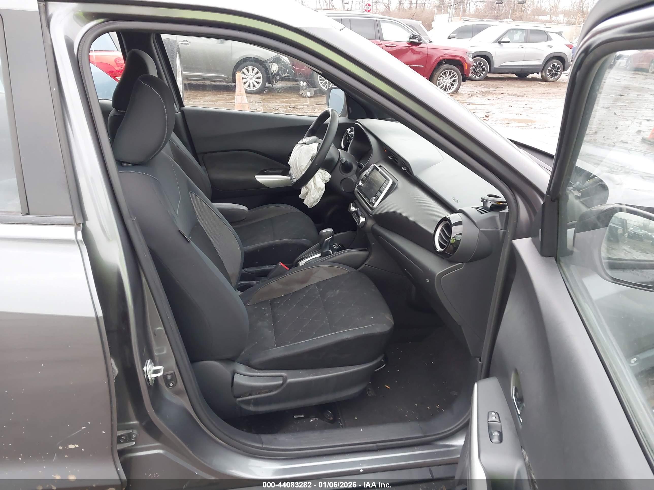 NISSAN KICKS image 5