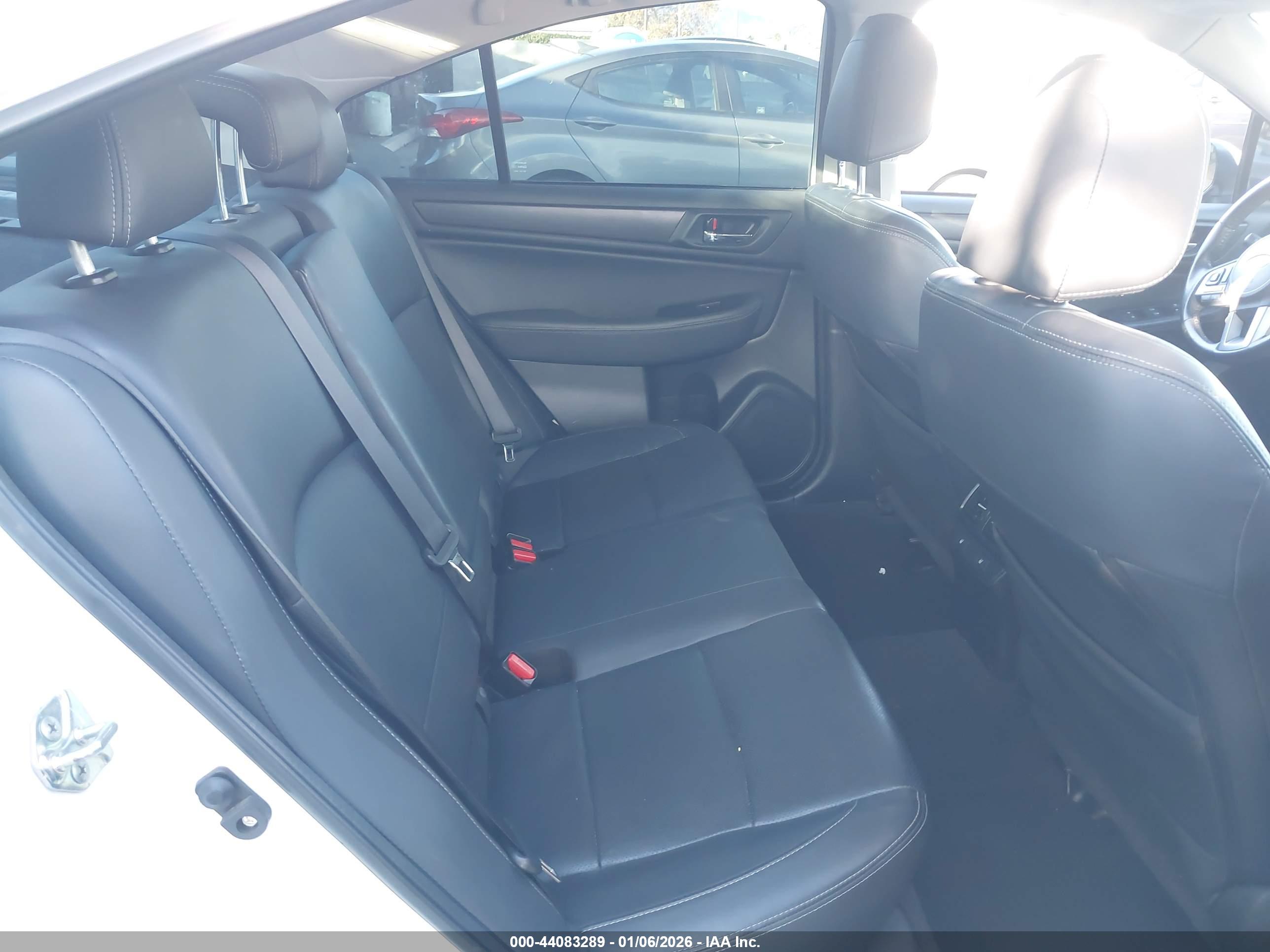 SUBARU LEGACY image 8