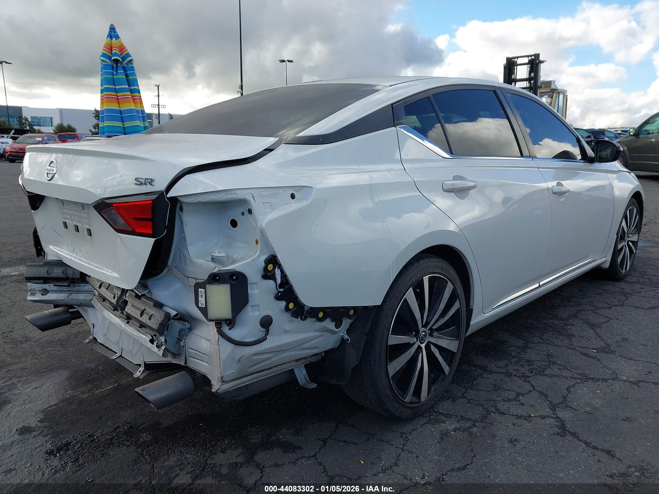 NISSAN ALTIMA image 4
