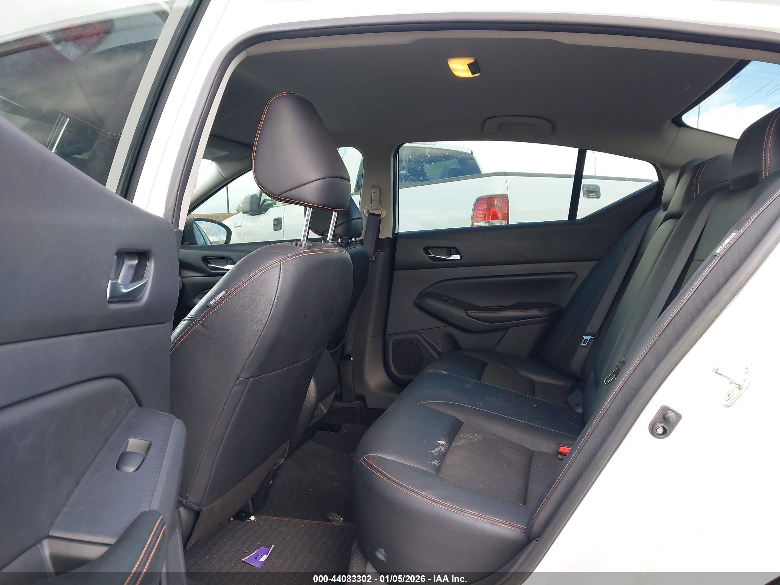 NISSAN ALTIMA image 8