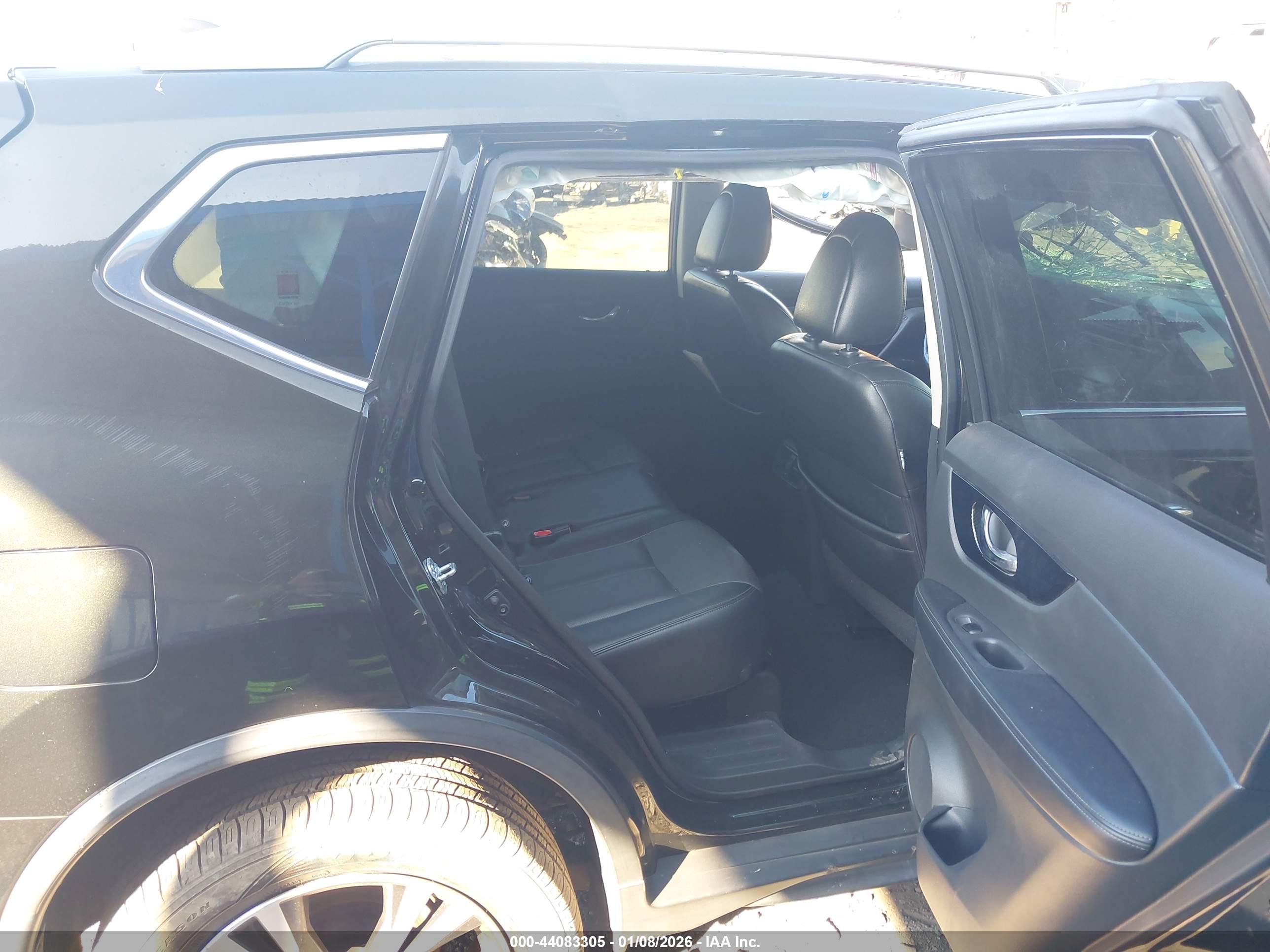 NISSAN ROGUE image 8