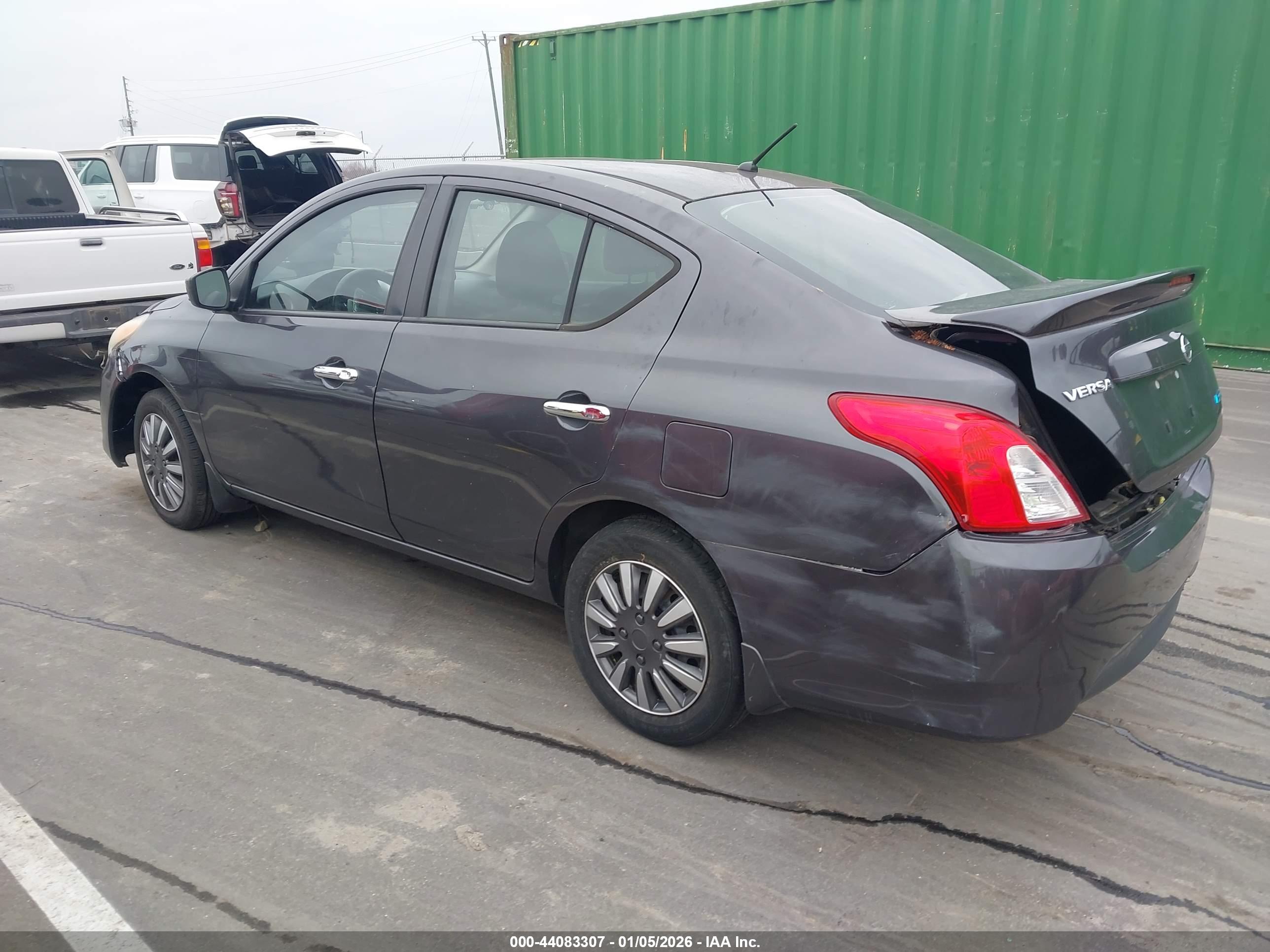 NISSAN VERSA image 3