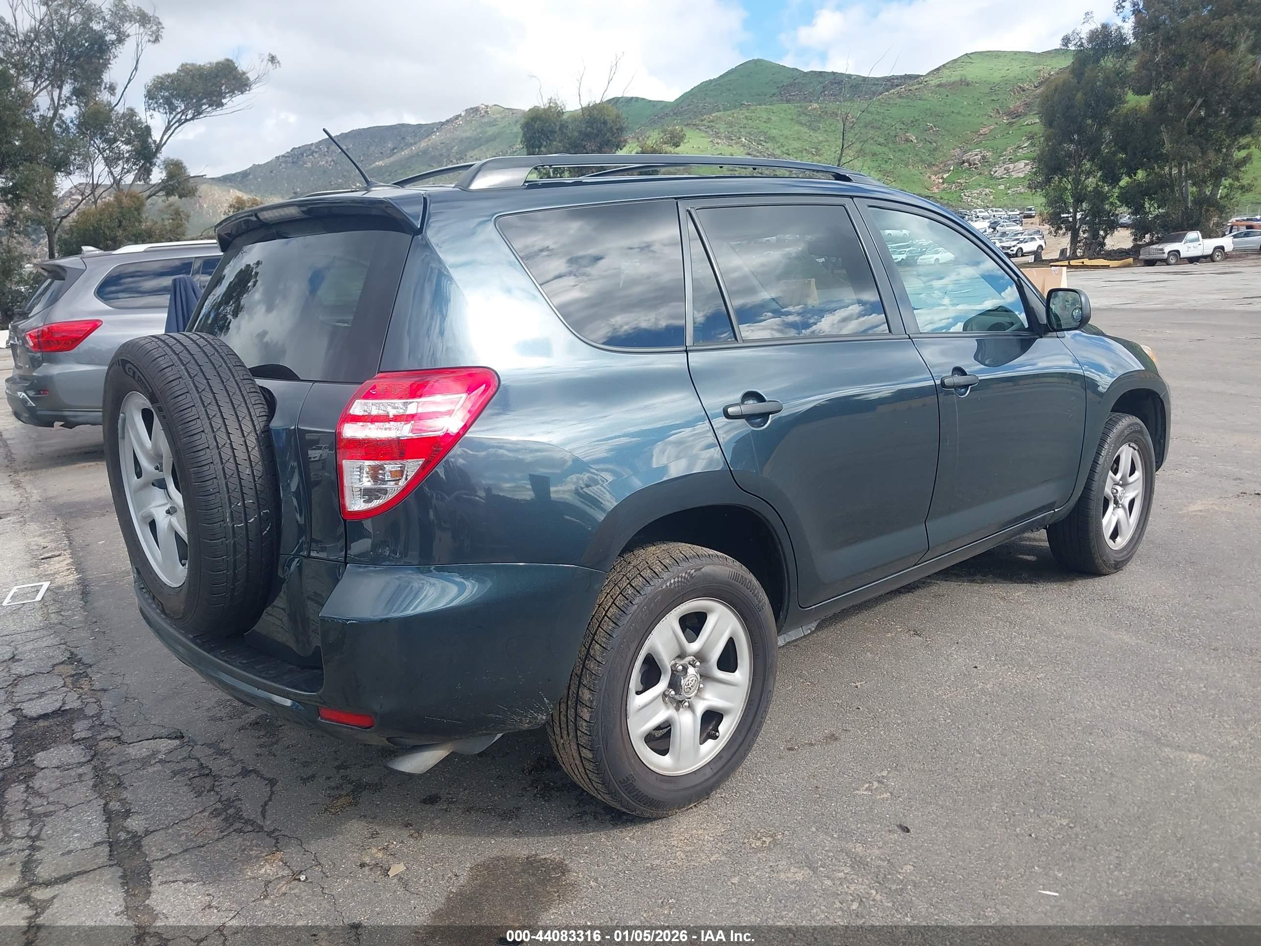 TOYOTA RAV4 image 4