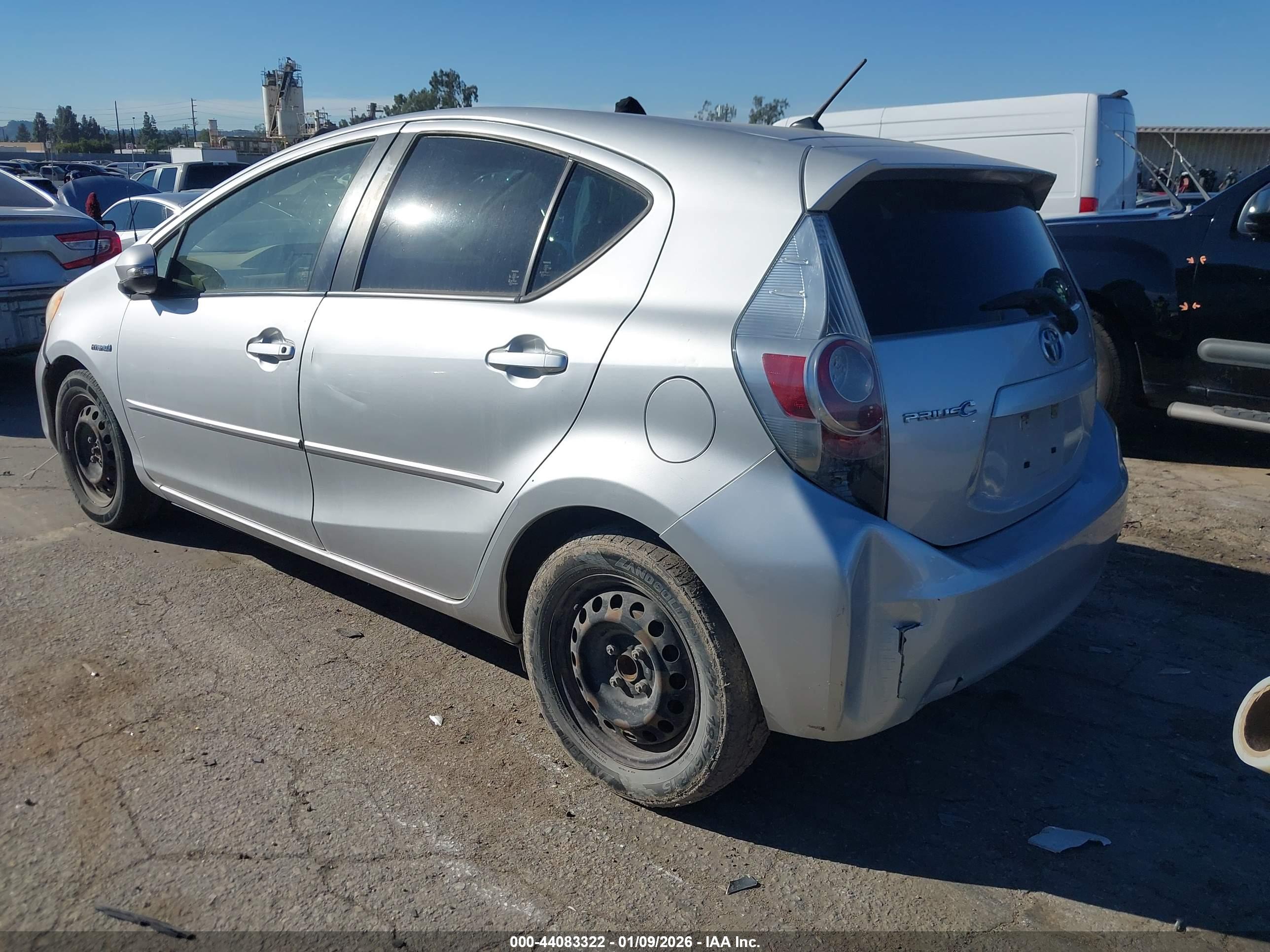 TOYOTA PRIUS image 3