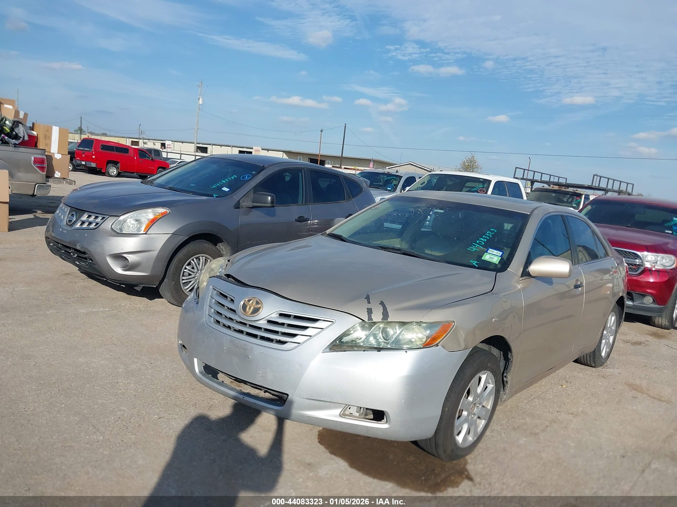 TOYOTA CAMRY image 2
