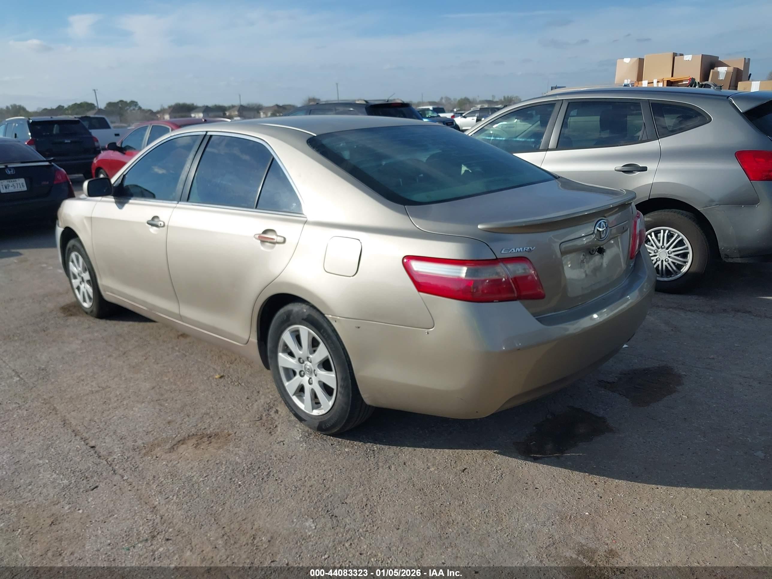TOYOTA CAMRY image 3