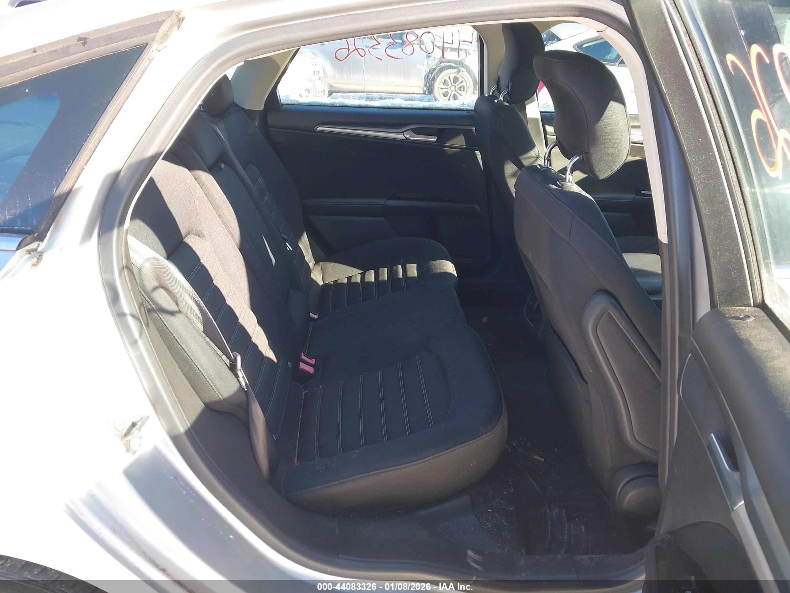FORD FUSION image 8