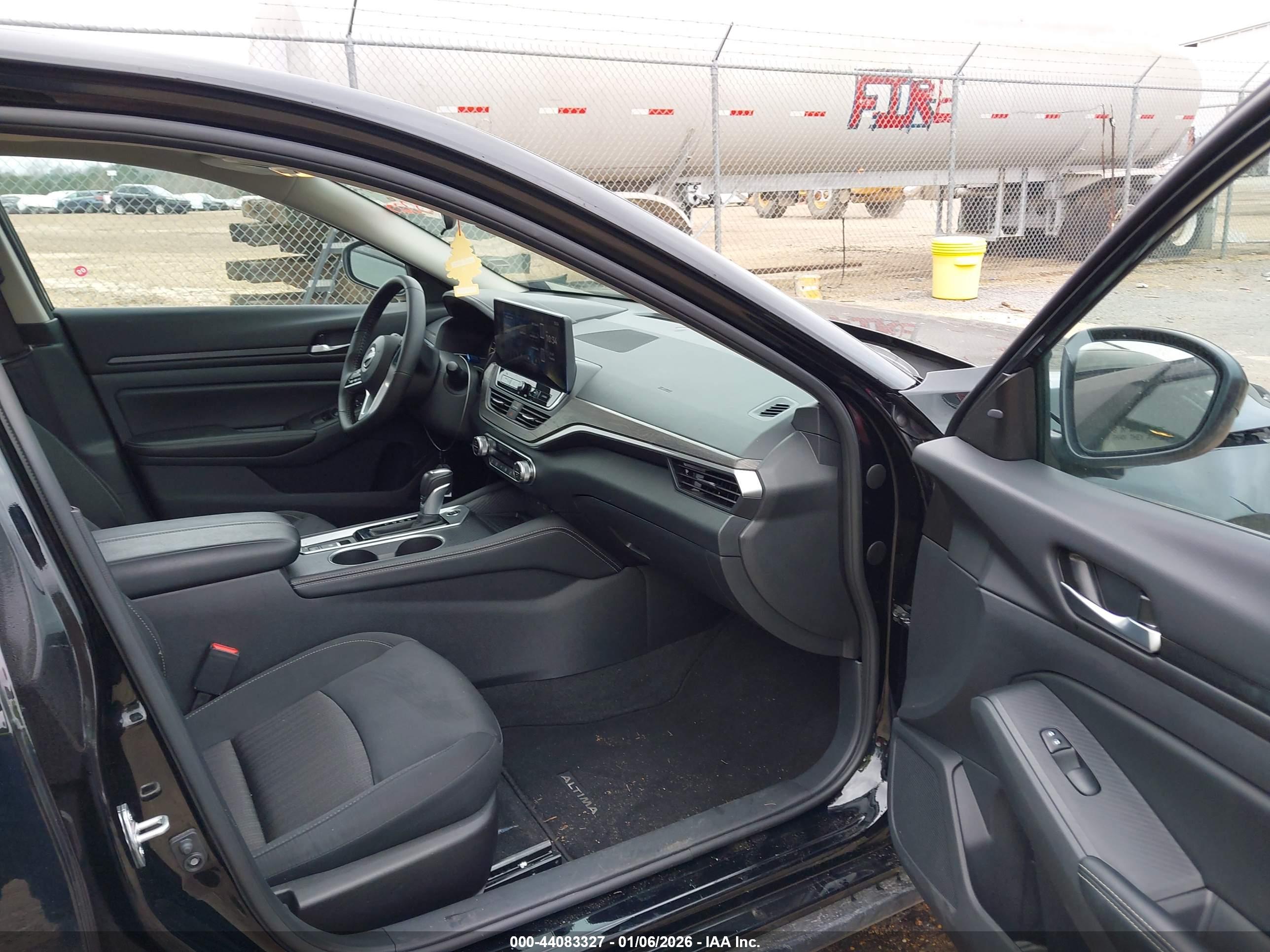 NISSAN ALTIMA image 5