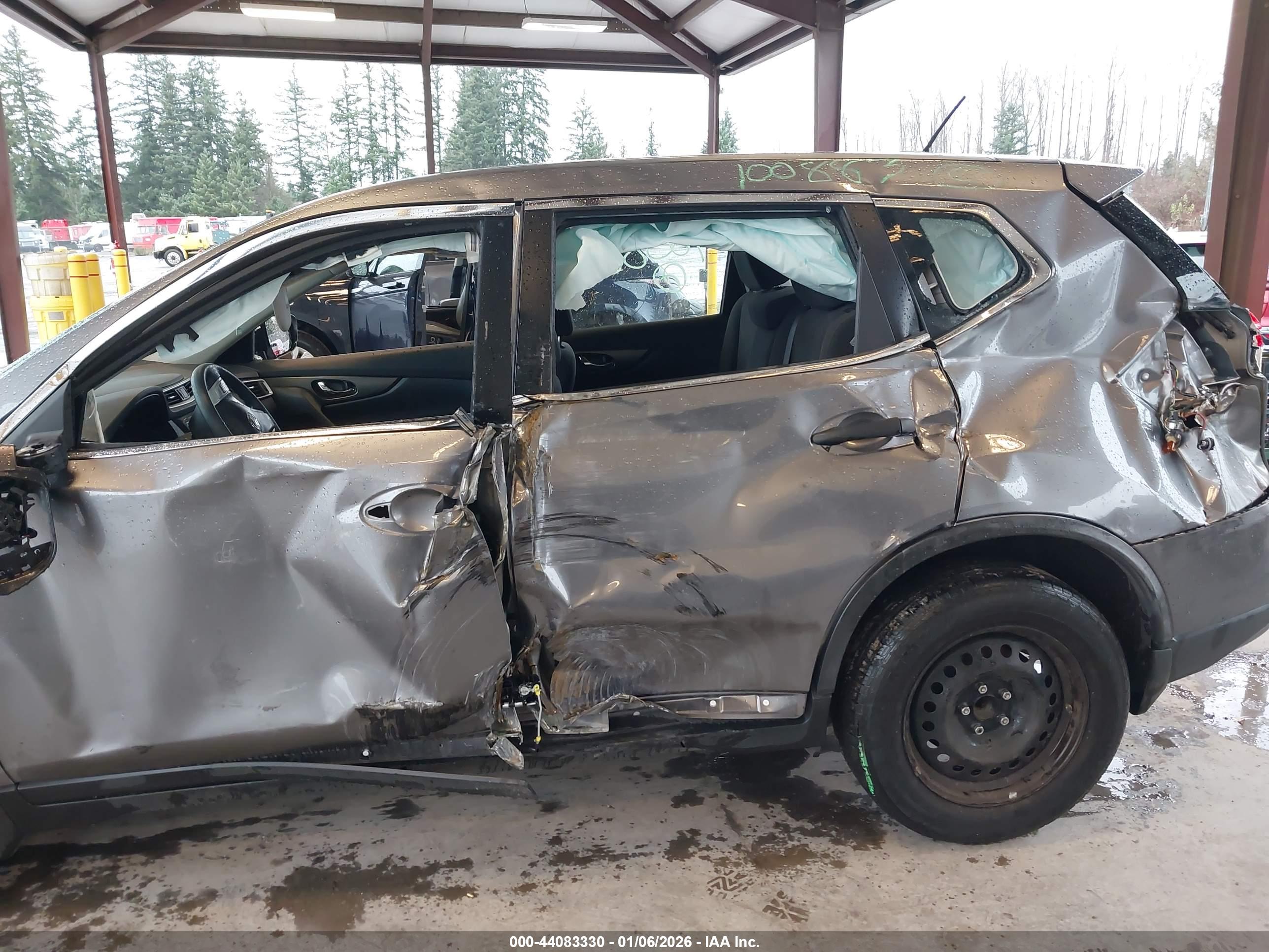 NISSAN ROGUE image 6