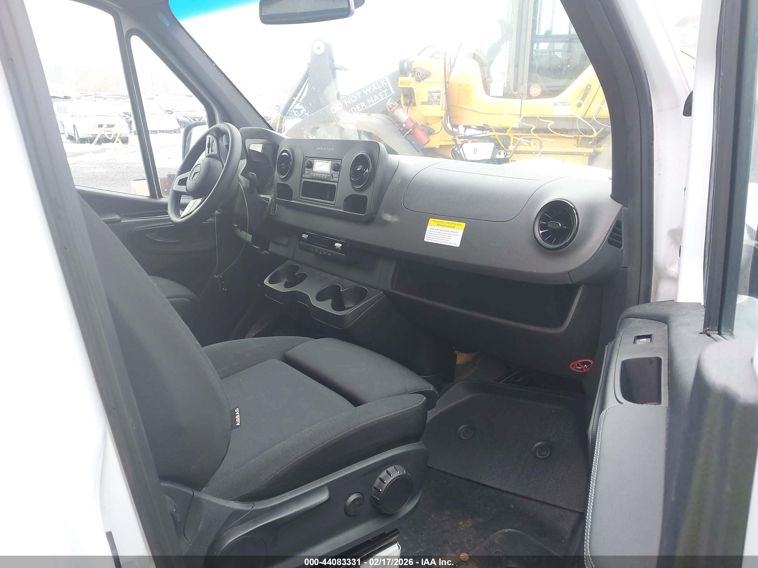 MERCEDES-BENZ SPRINTER image 5