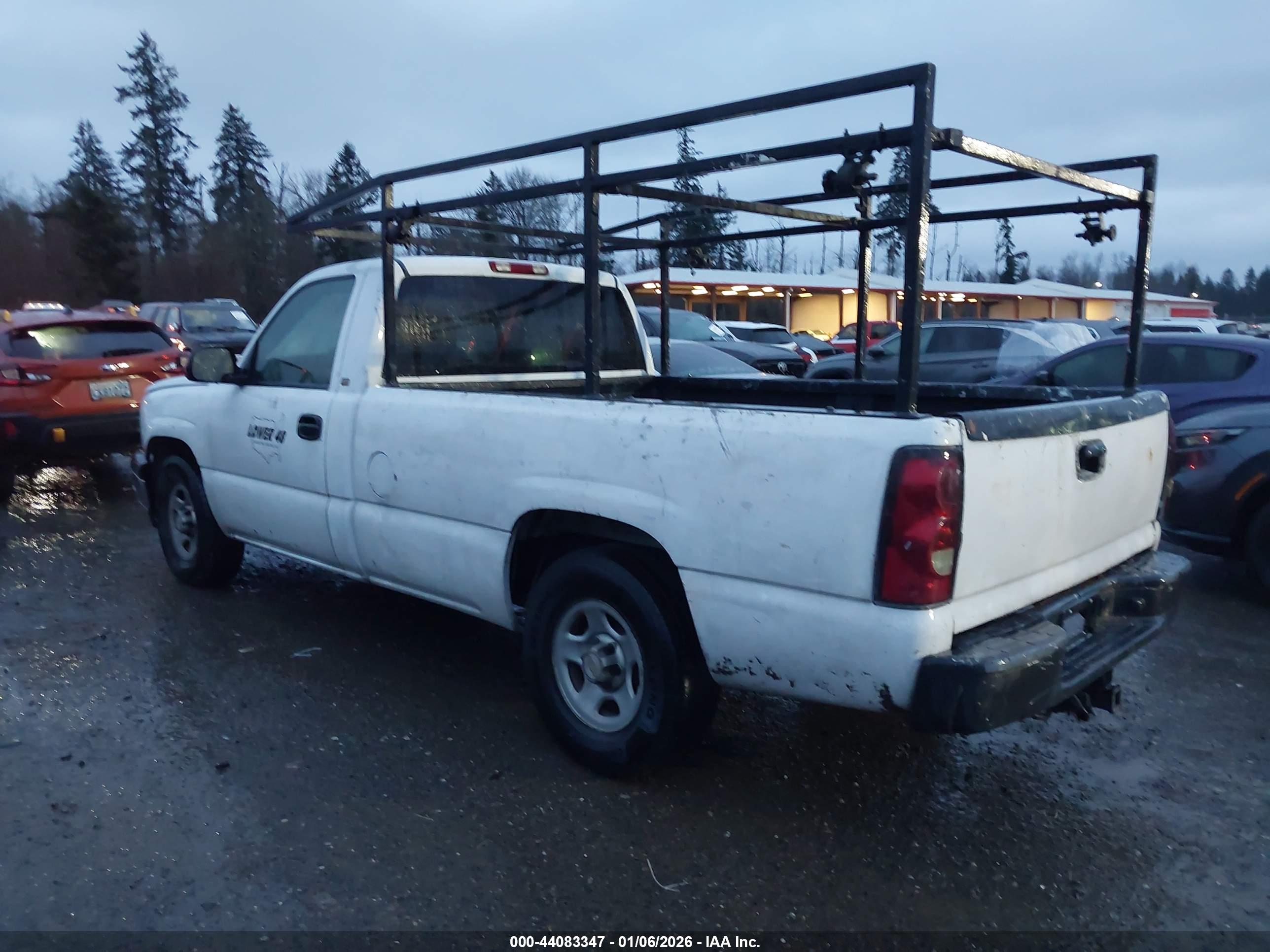 CHEVROLET SILVERADO image 3