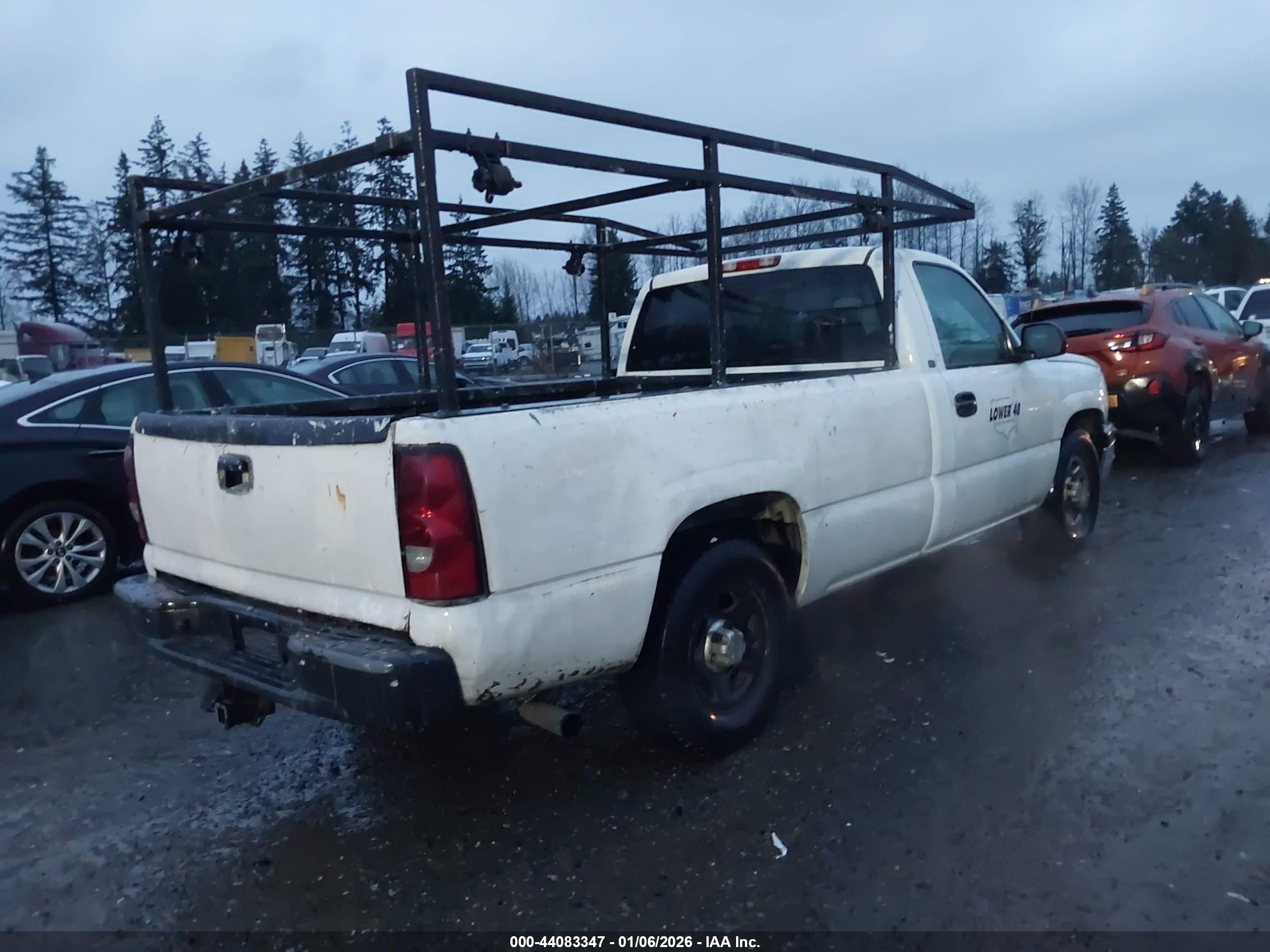 CHEVROLET SILVERADO image 4