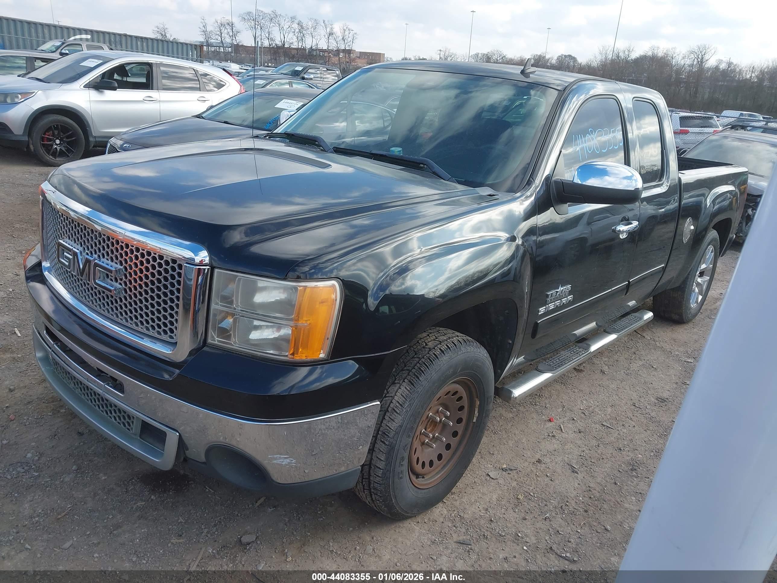 GMC SIERRA image 2