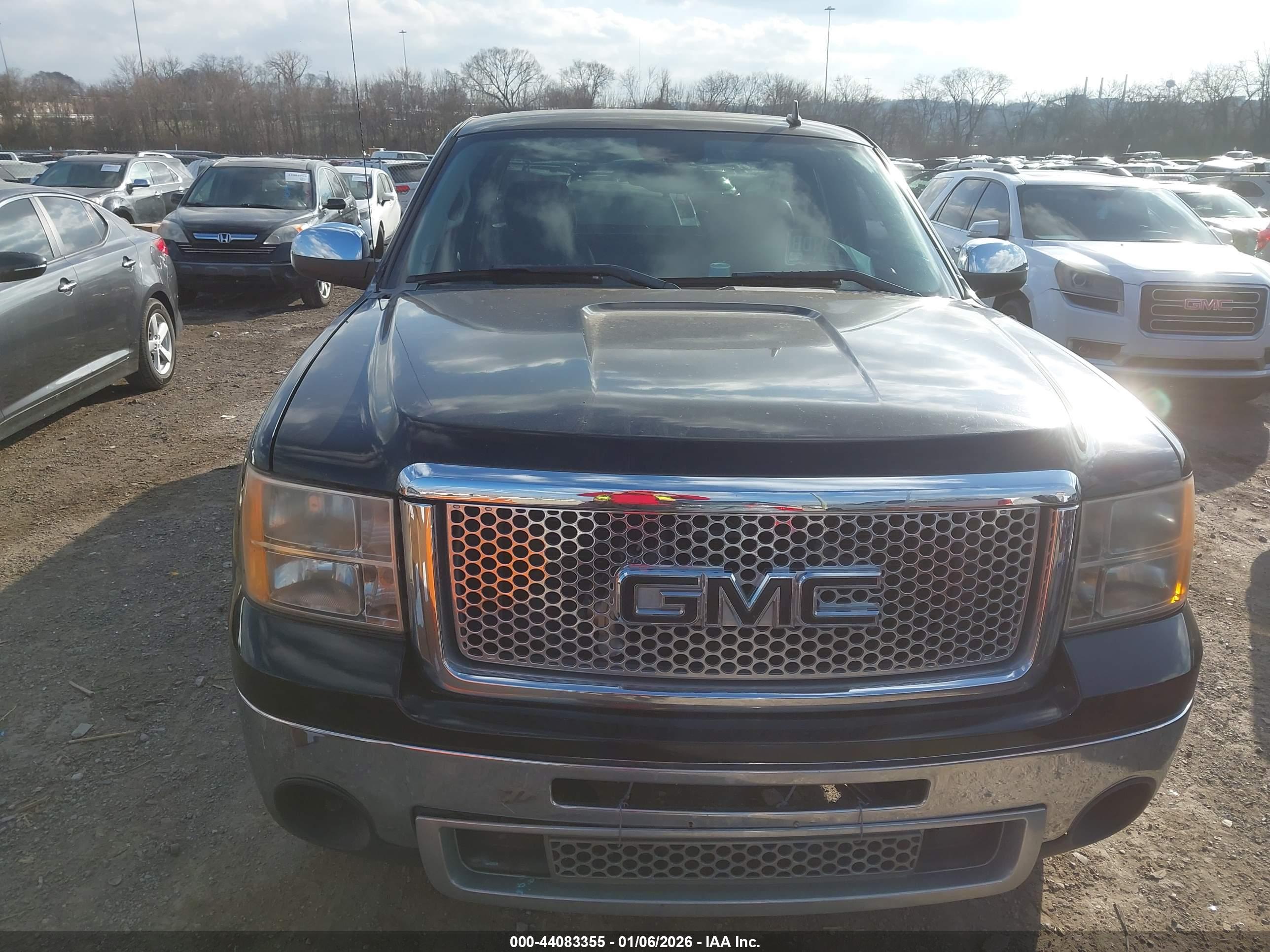 GMC SIERRA image 6