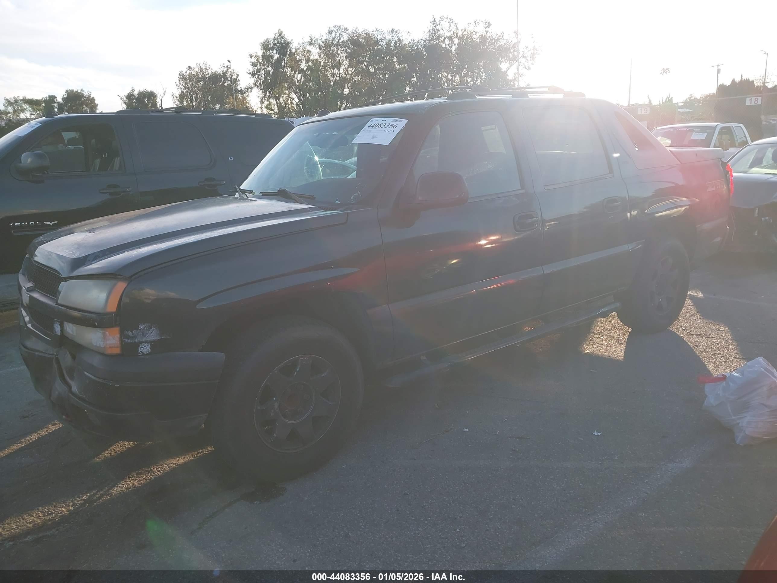 CHEVROLET AVALANCHE image 2