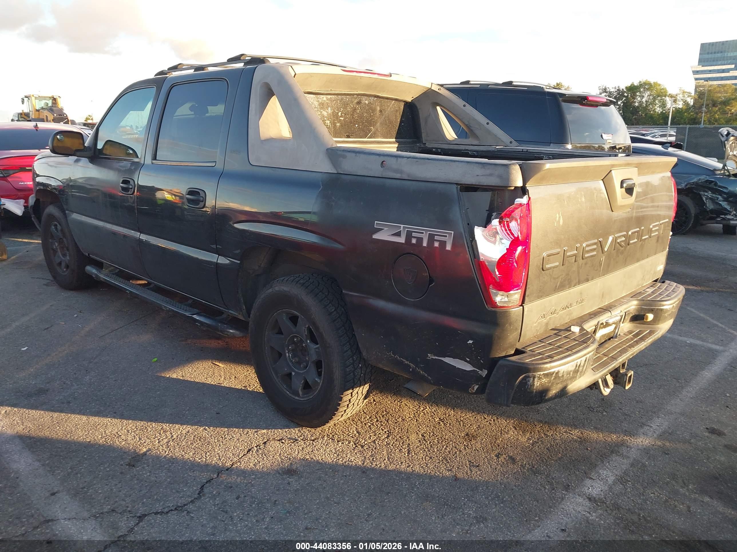 CHEVROLET AVALANCHE image 3