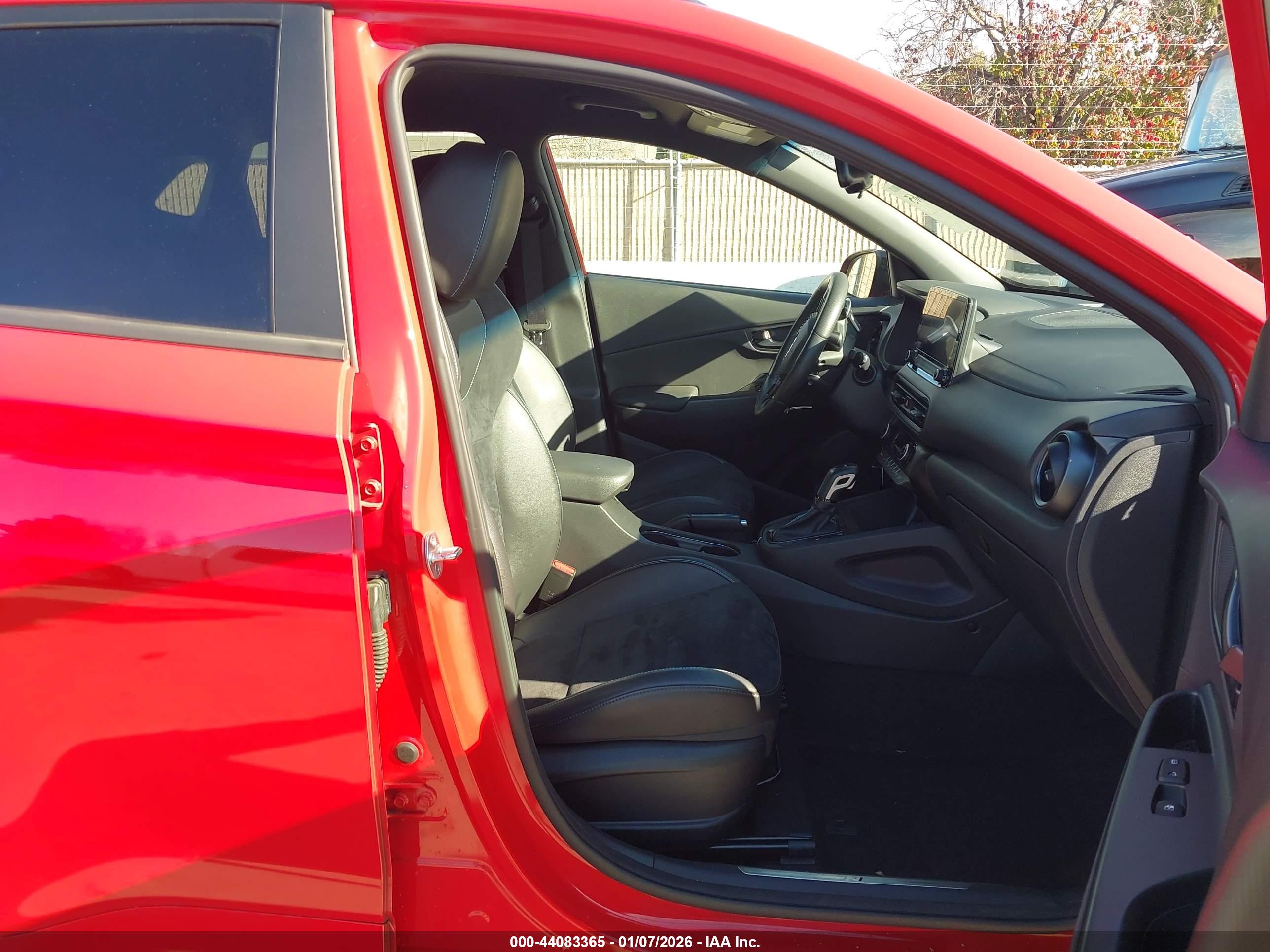 HYUNDAI KONA image 5