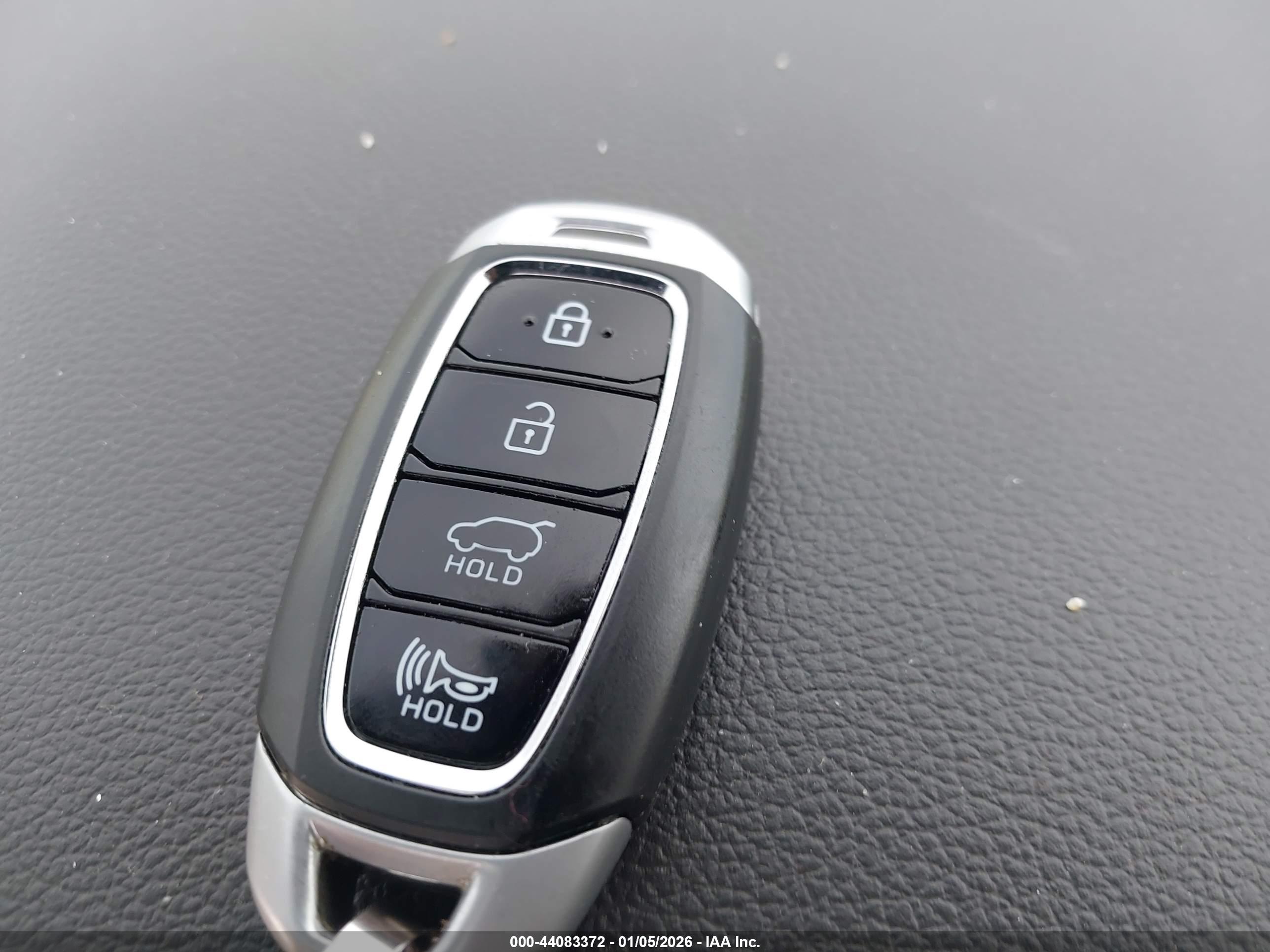 HYUNDAI SANTA image 11