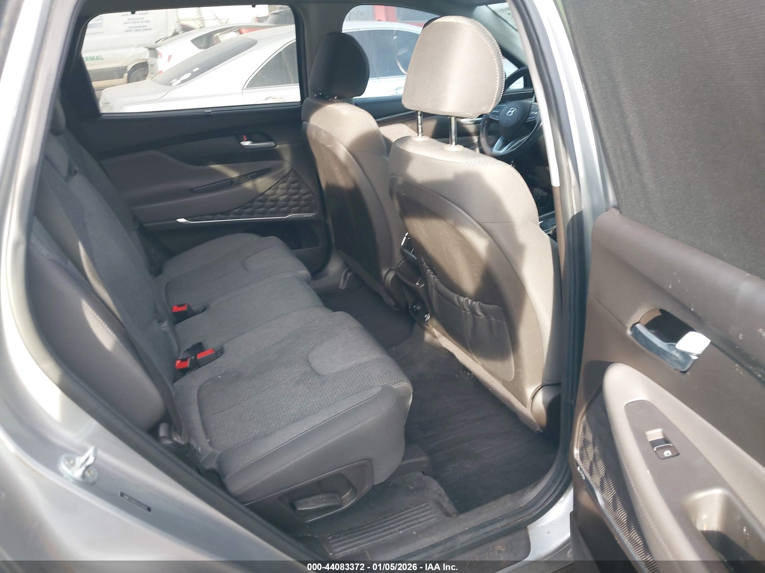 HYUNDAI SANTA image 8