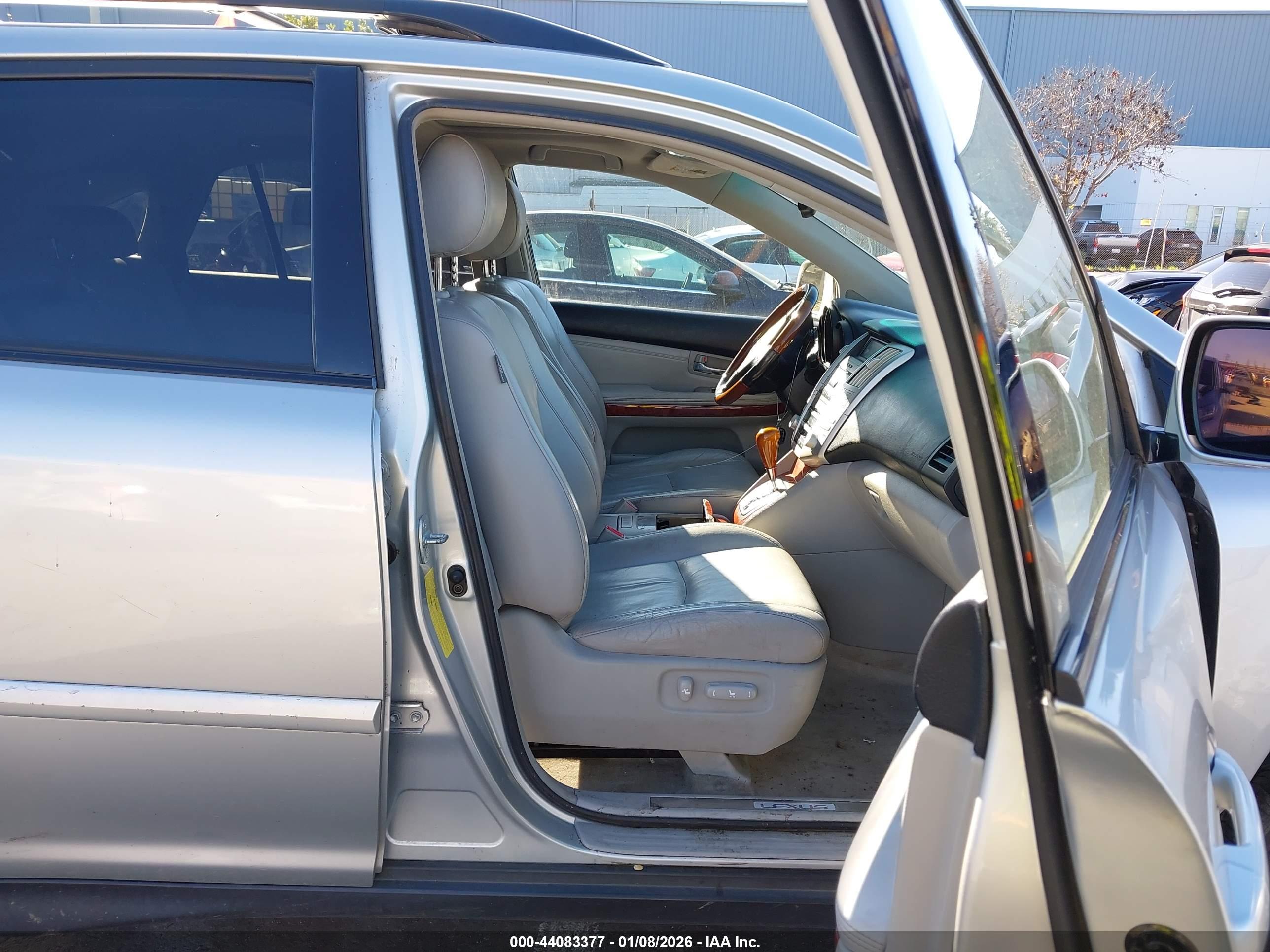 LEXUS RX image 5