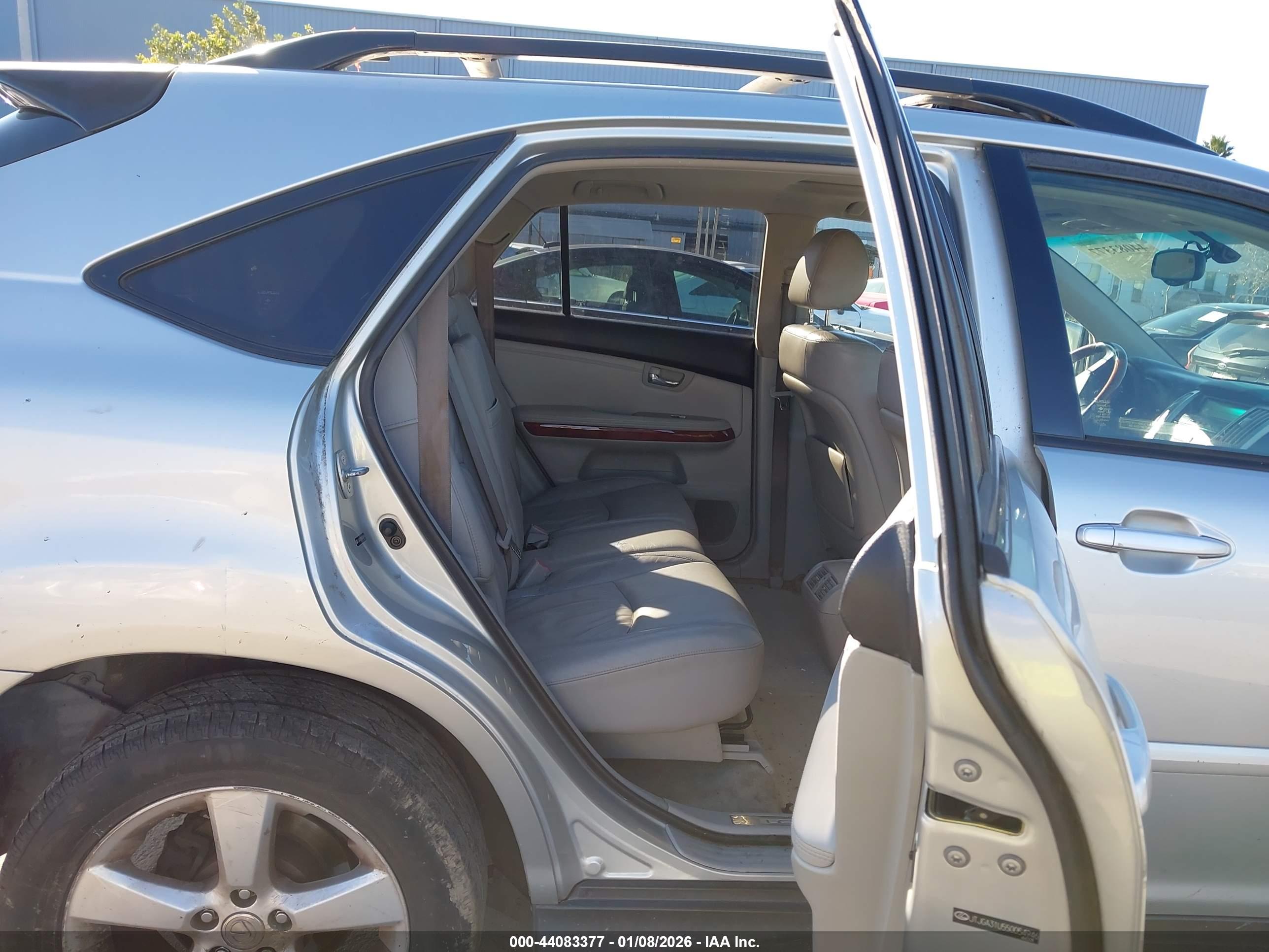 LEXUS RX image 8