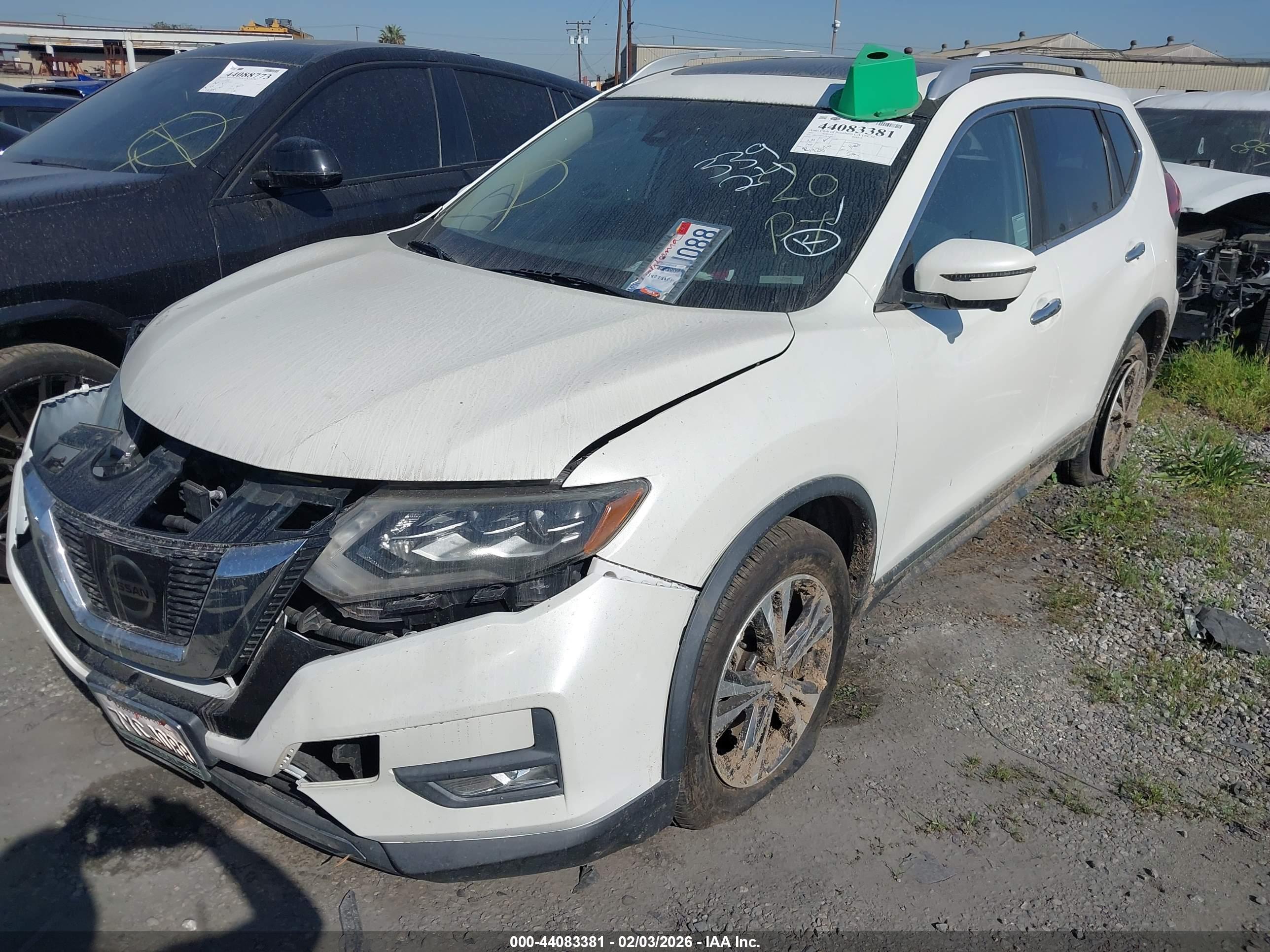 NISSAN ROGUE image 2
