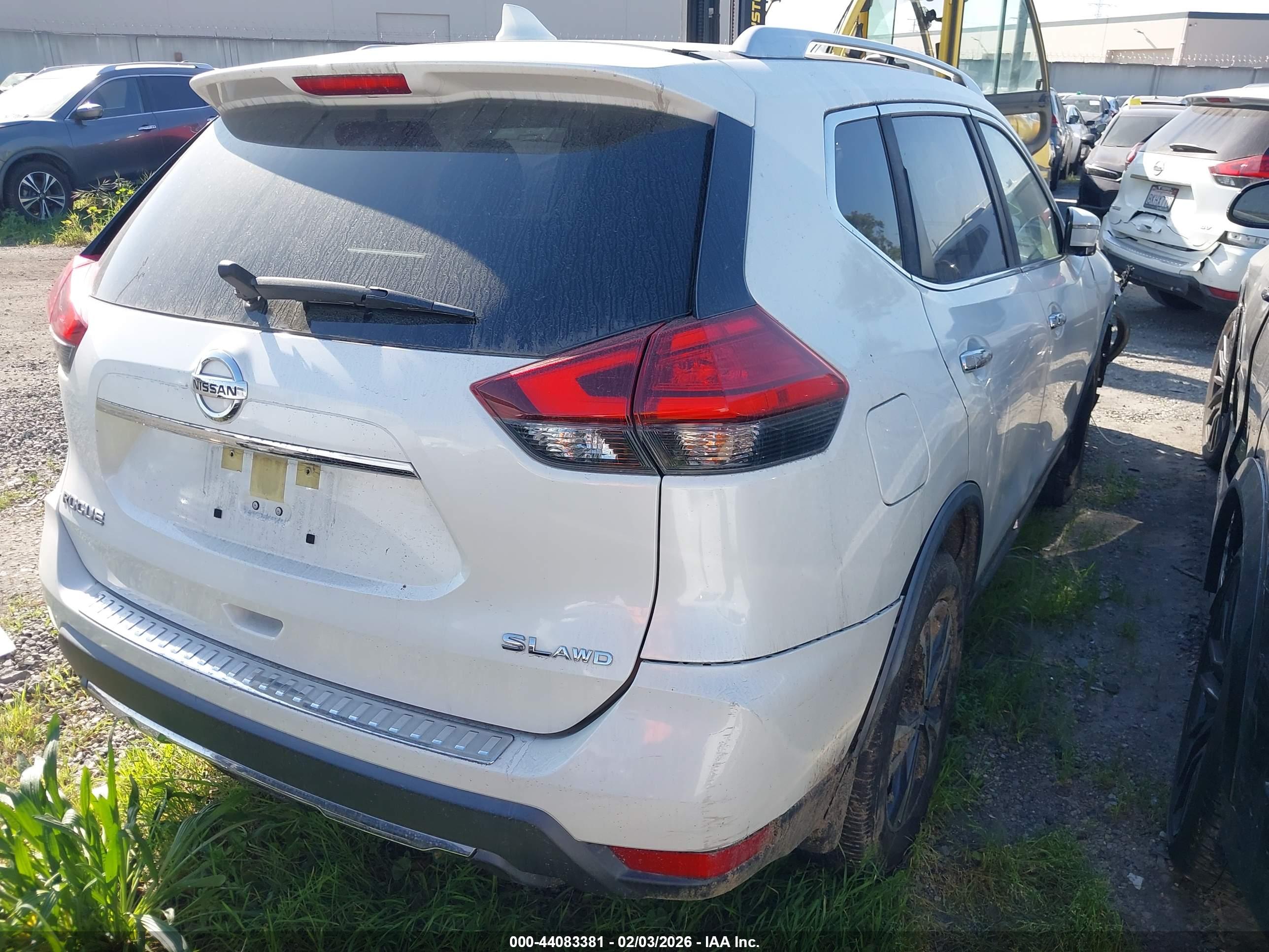 NISSAN ROGUE image 4