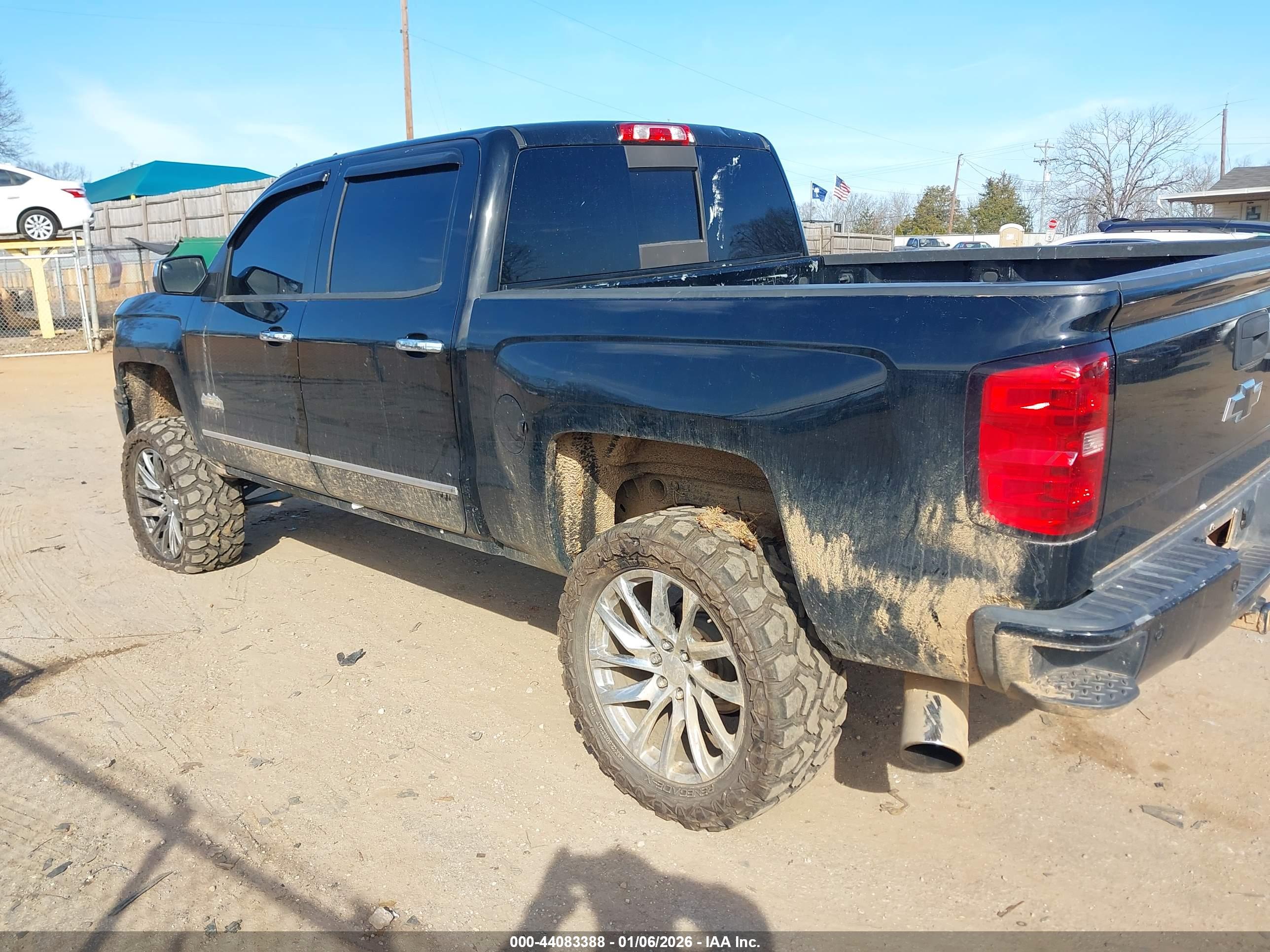 CHEVROLET SILVERADO image 3