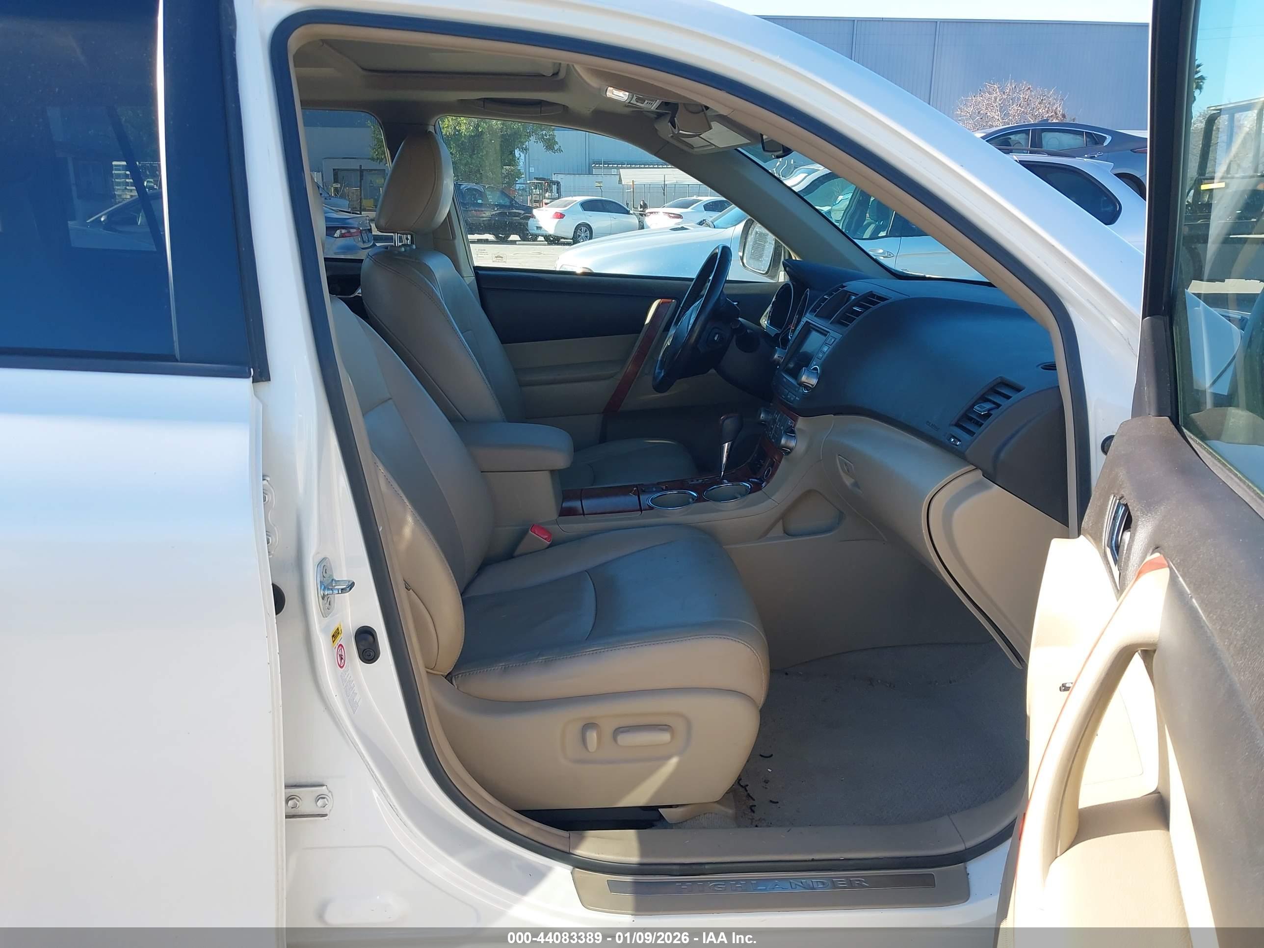 TOYOTA HIGHLANDER image 5