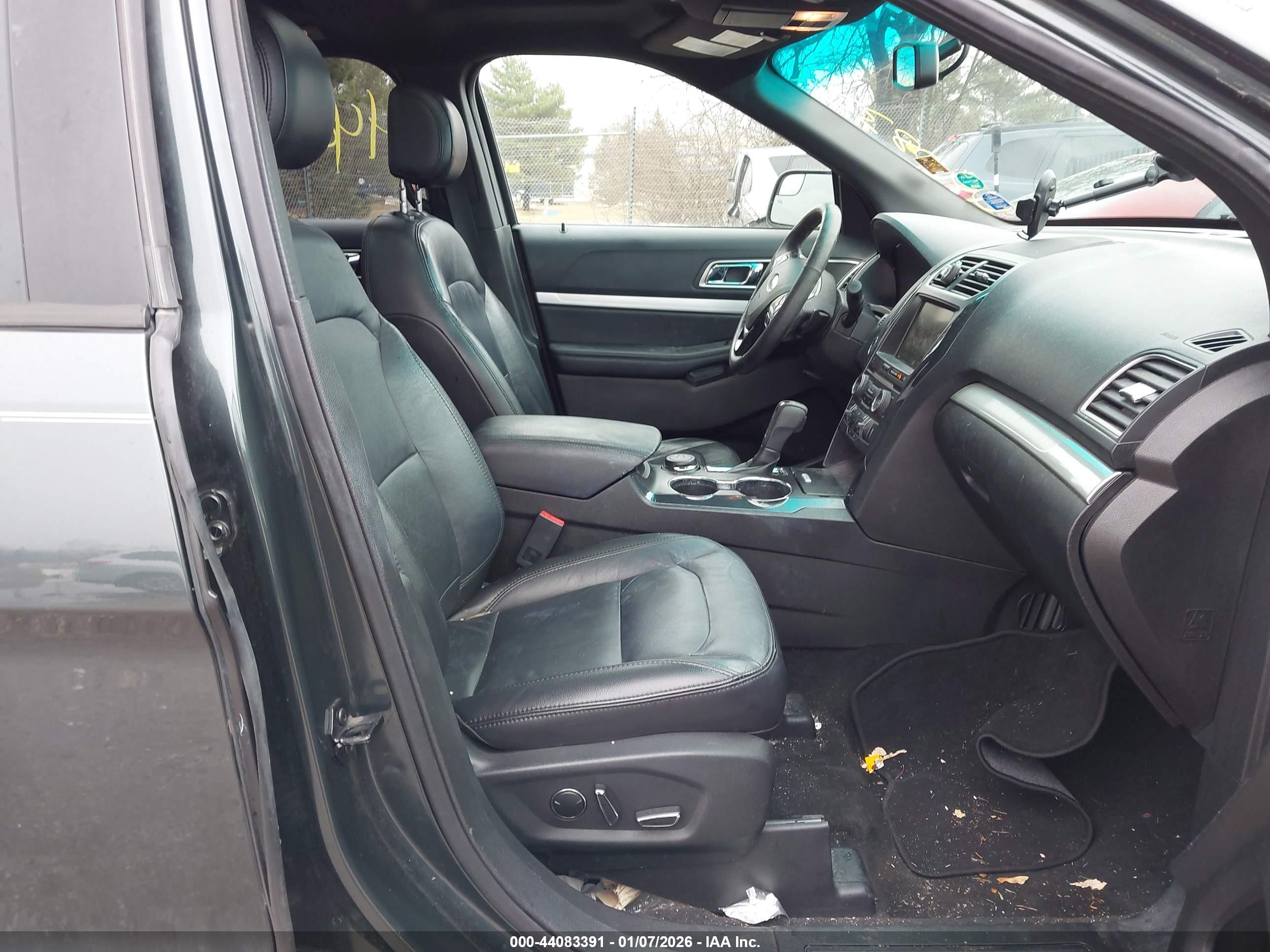 FORD EXPLORER image 5