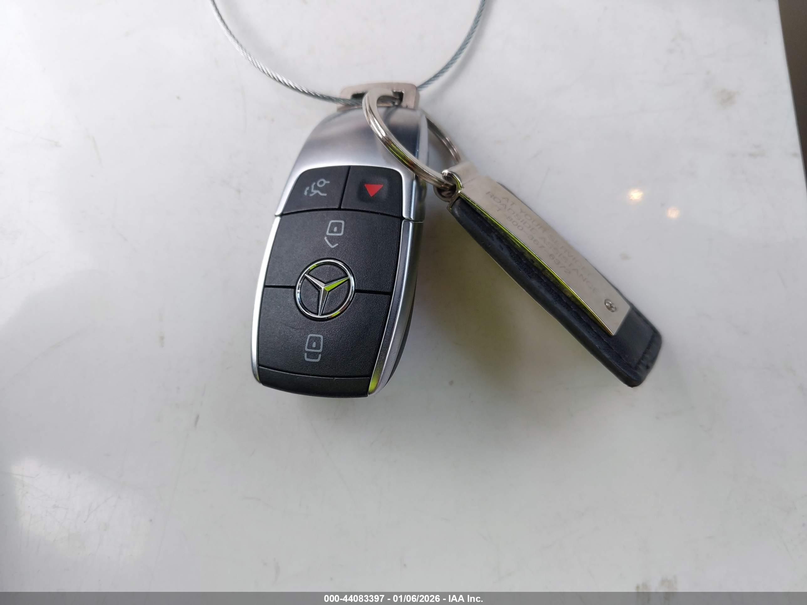 MERCEDES-BENZ GLA image 11