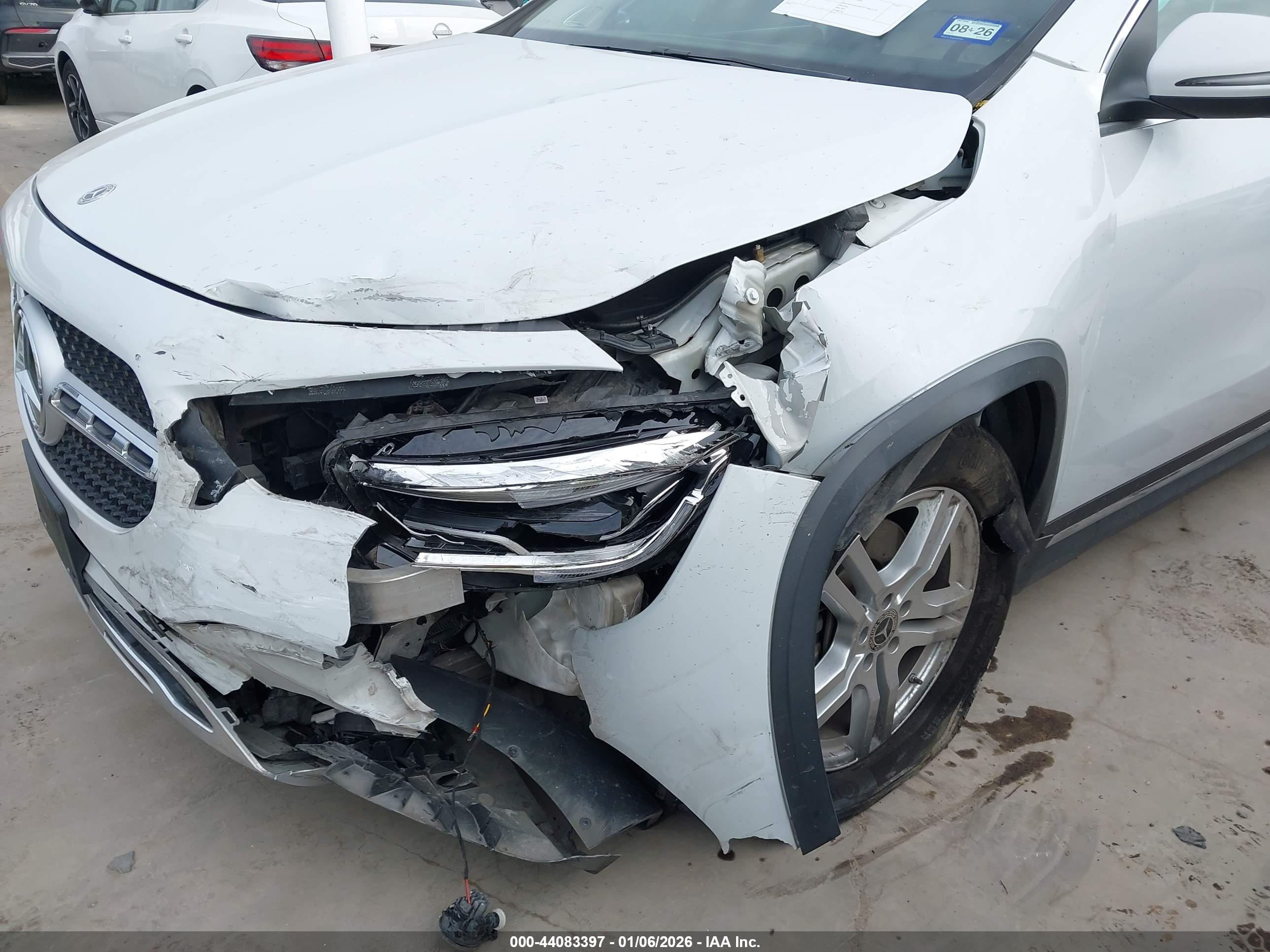 MERCEDES-BENZ GLA image 6
