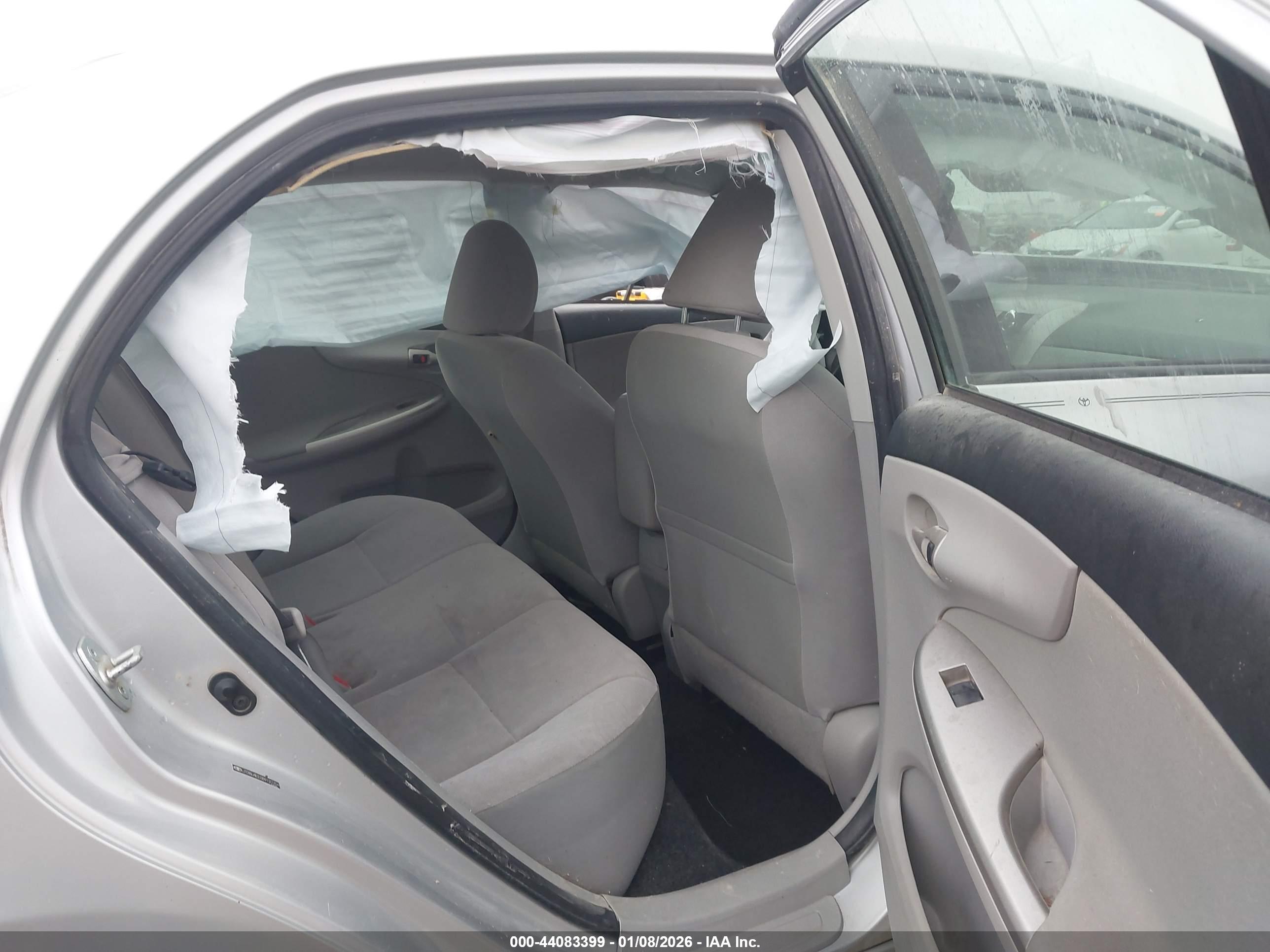 TOYOTA COROLLA image 8