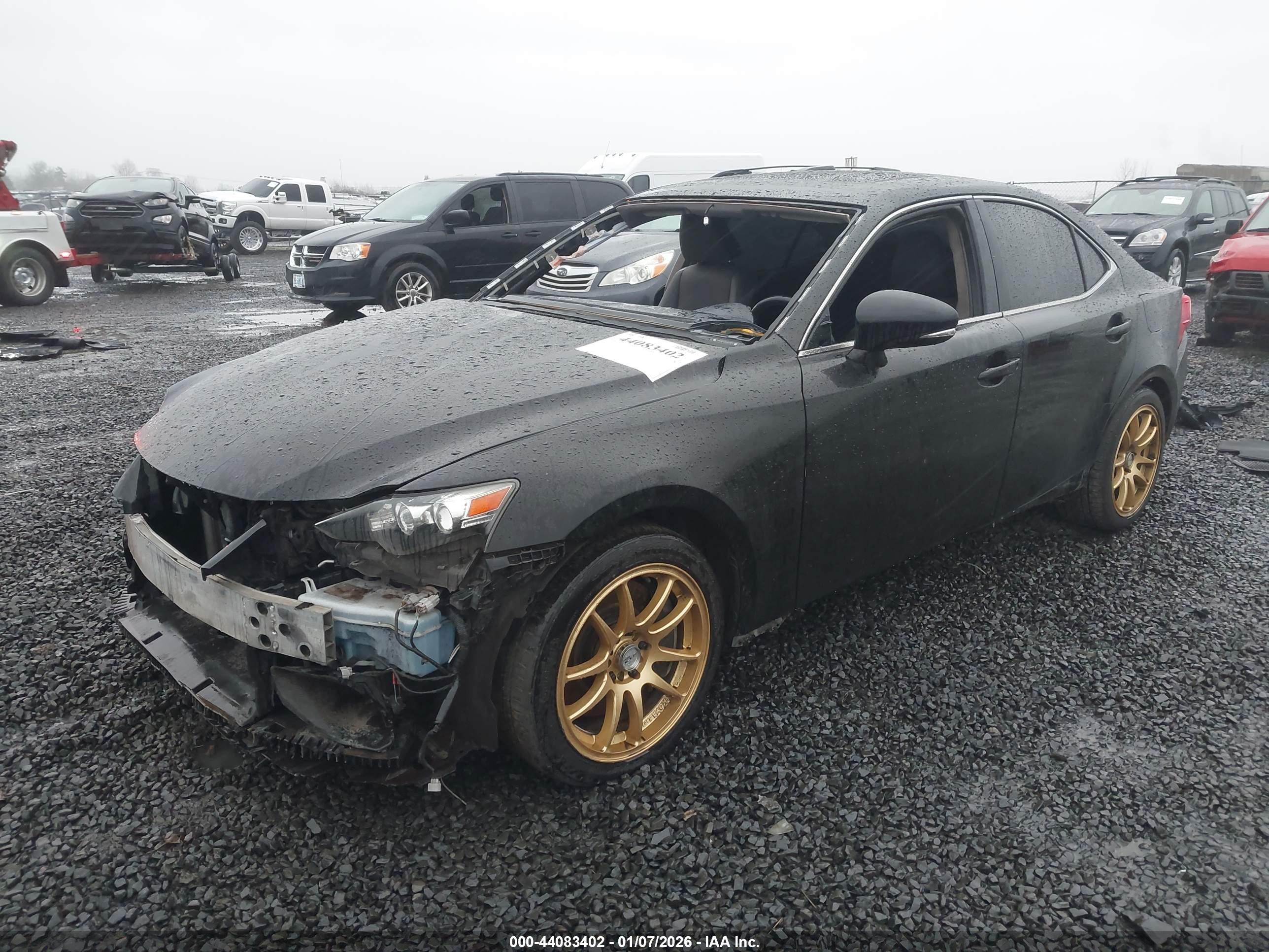 LEXUS IS image 2