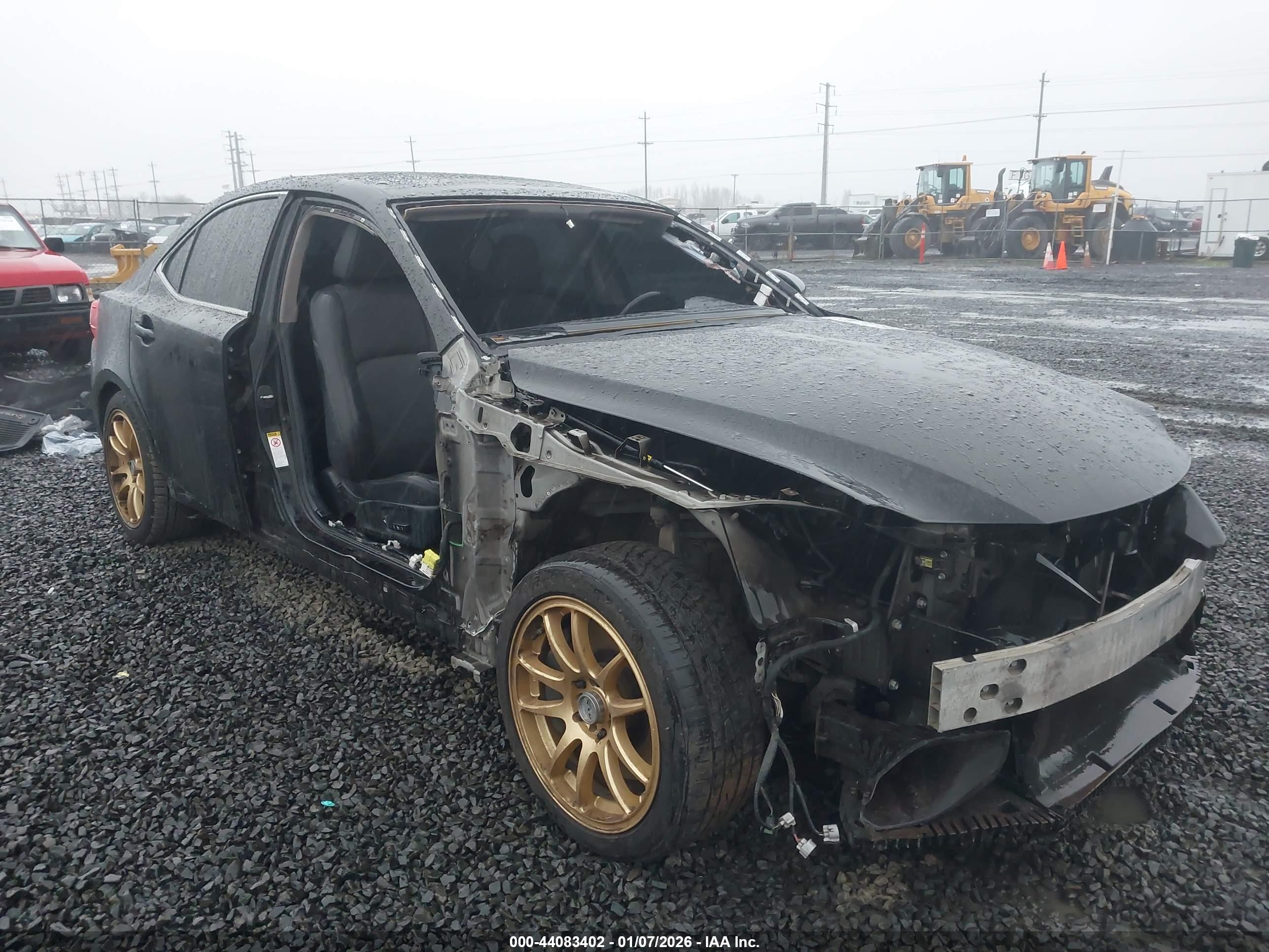 LEXUS IS image 6