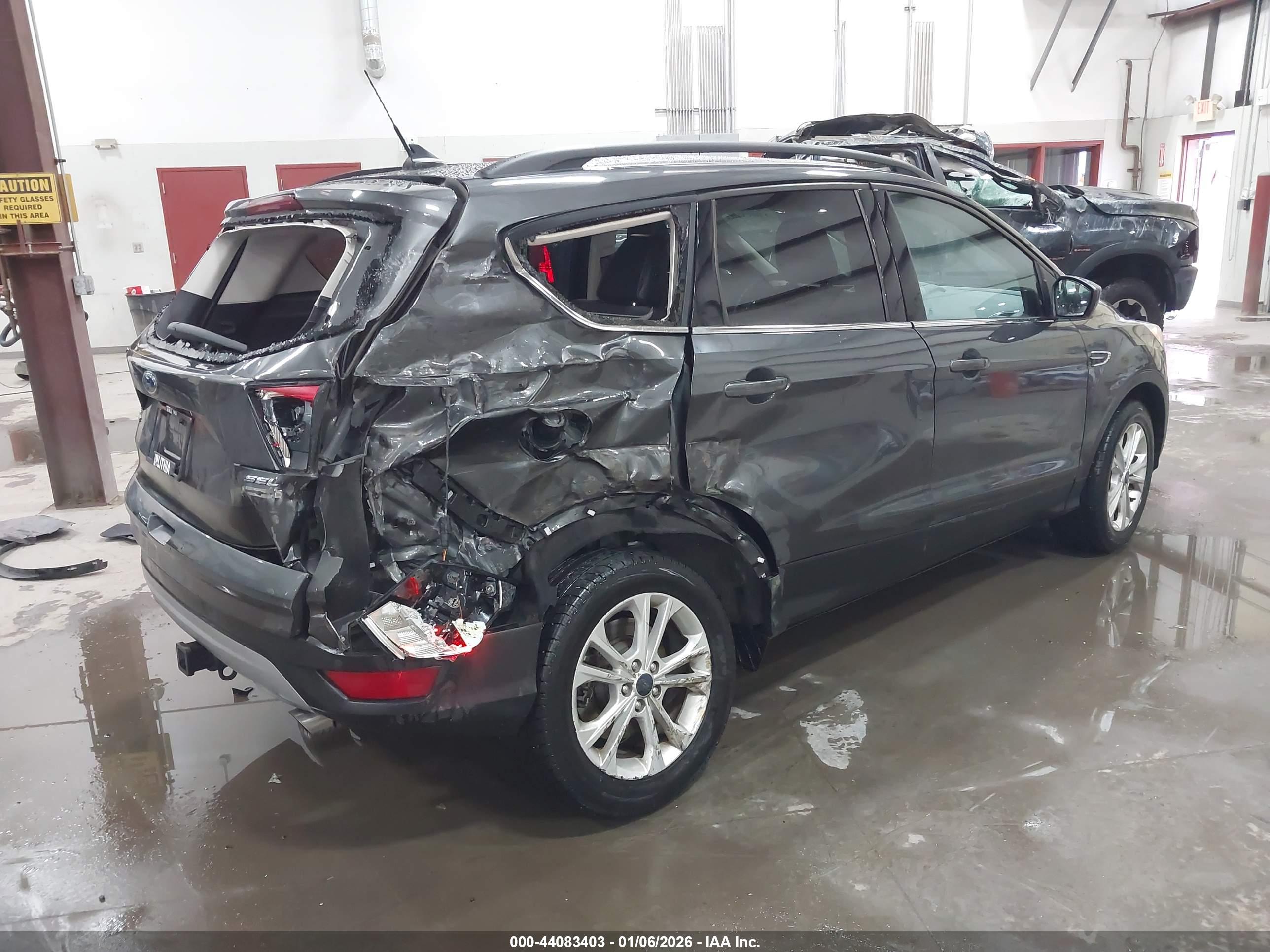 FORD ESCAPE image 4