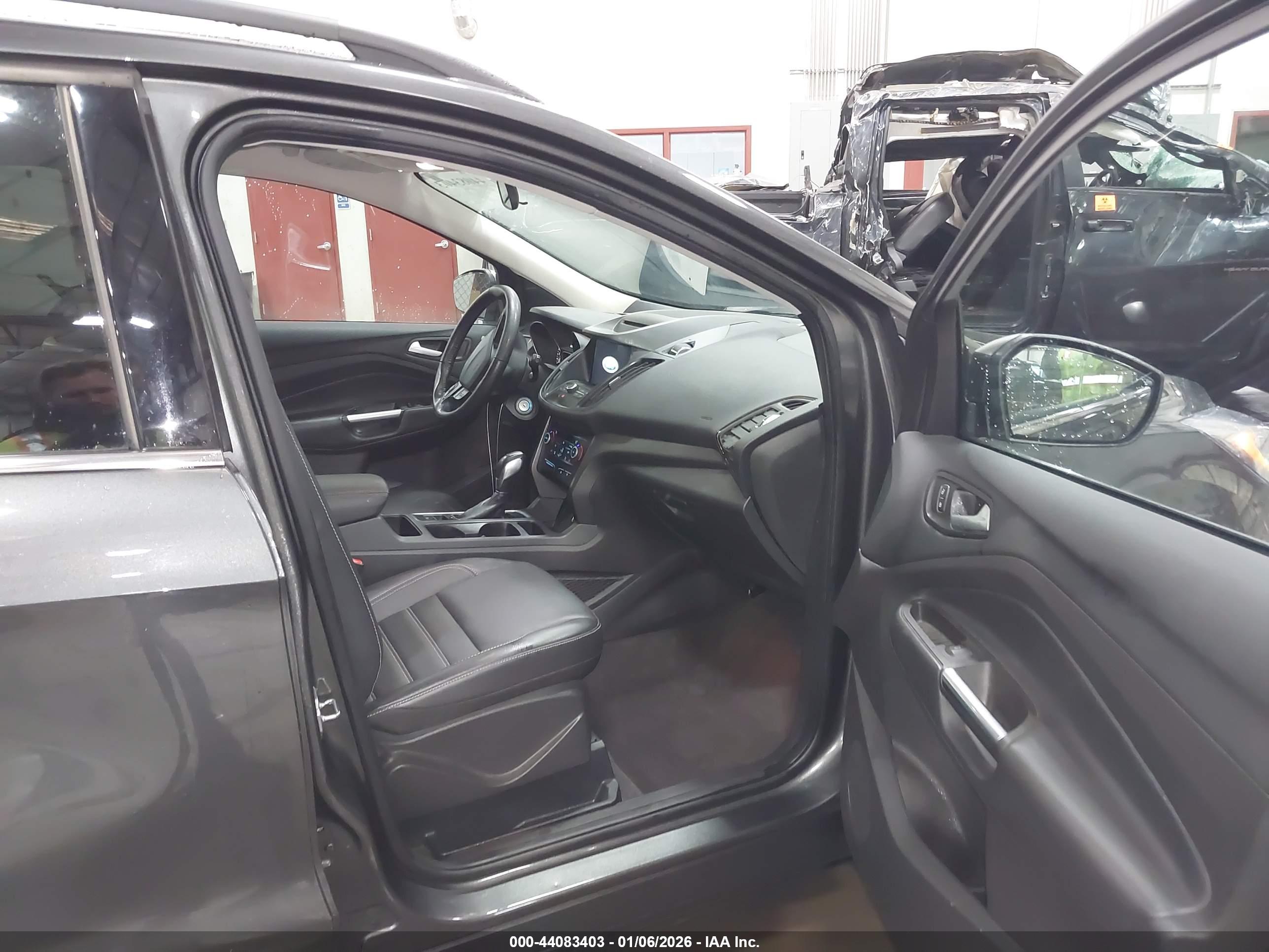 FORD ESCAPE image 5