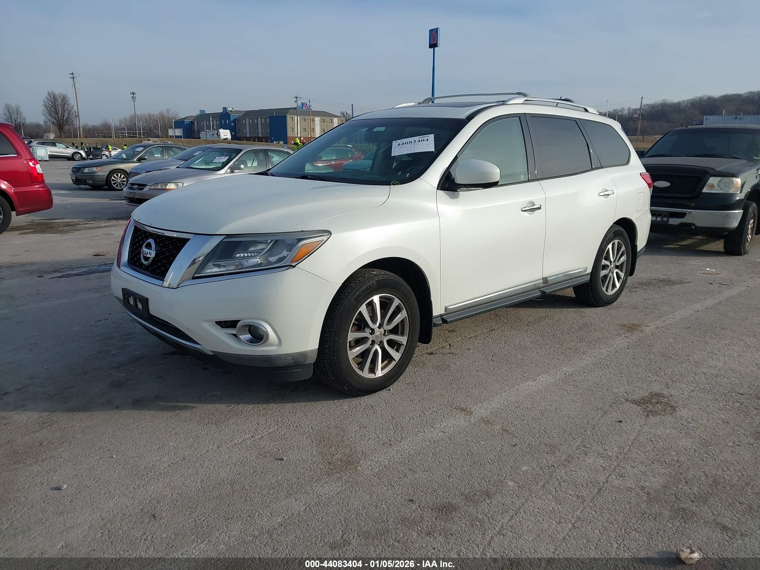 NISSAN PATHFINDER image 2