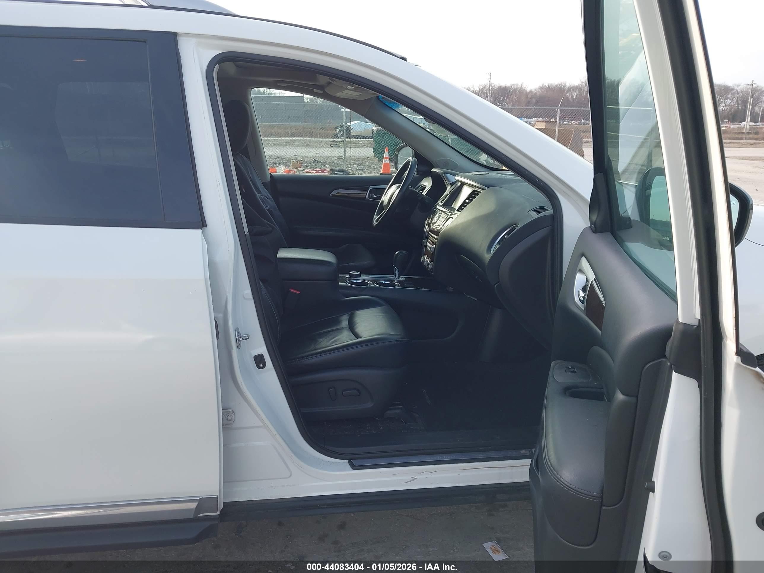 NISSAN PATHFINDER image 5