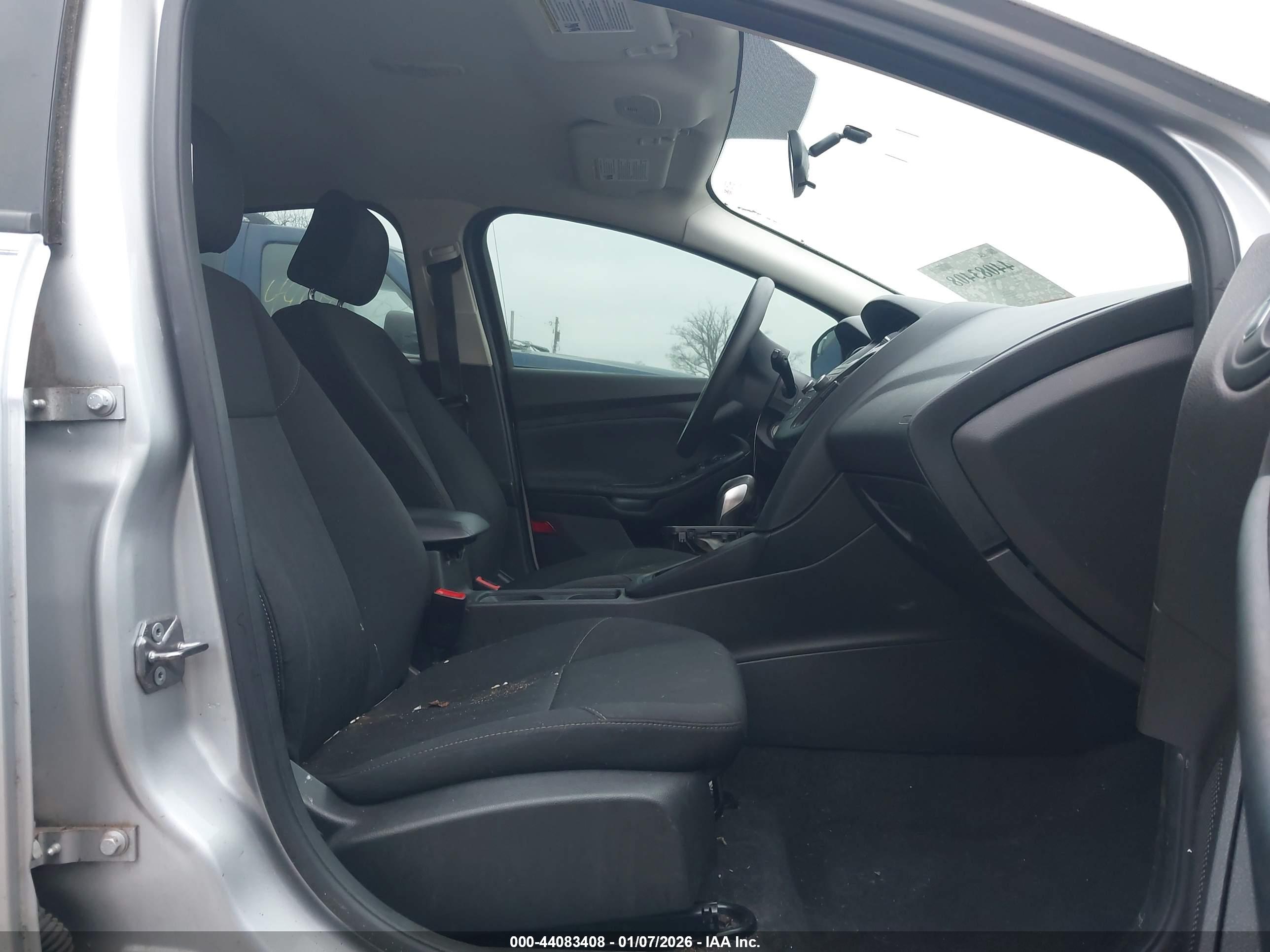 FORD FOCUS image 5