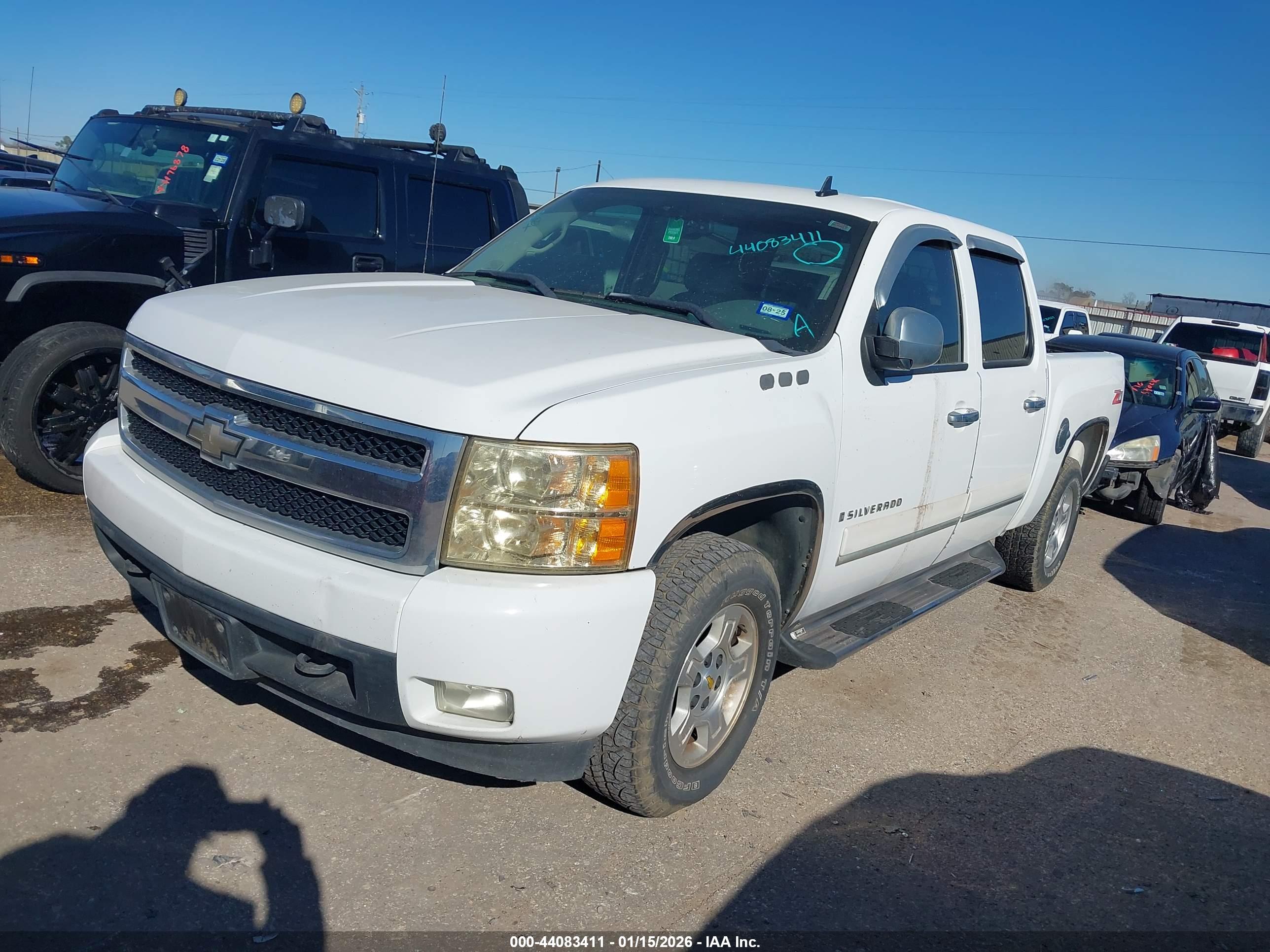 CHEVROLET SILVERADO image 2