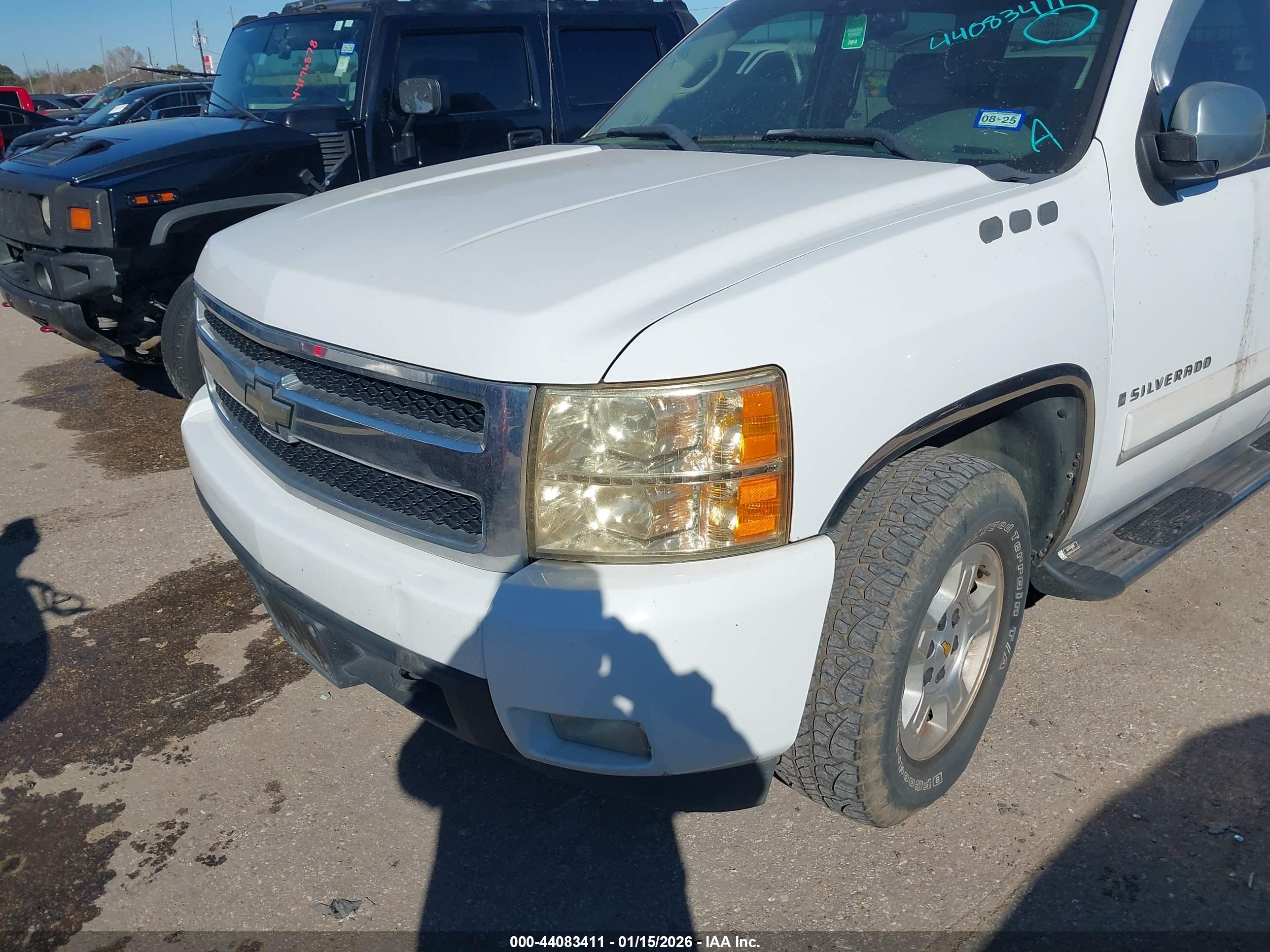 CHEVROLET SILVERADO image 6