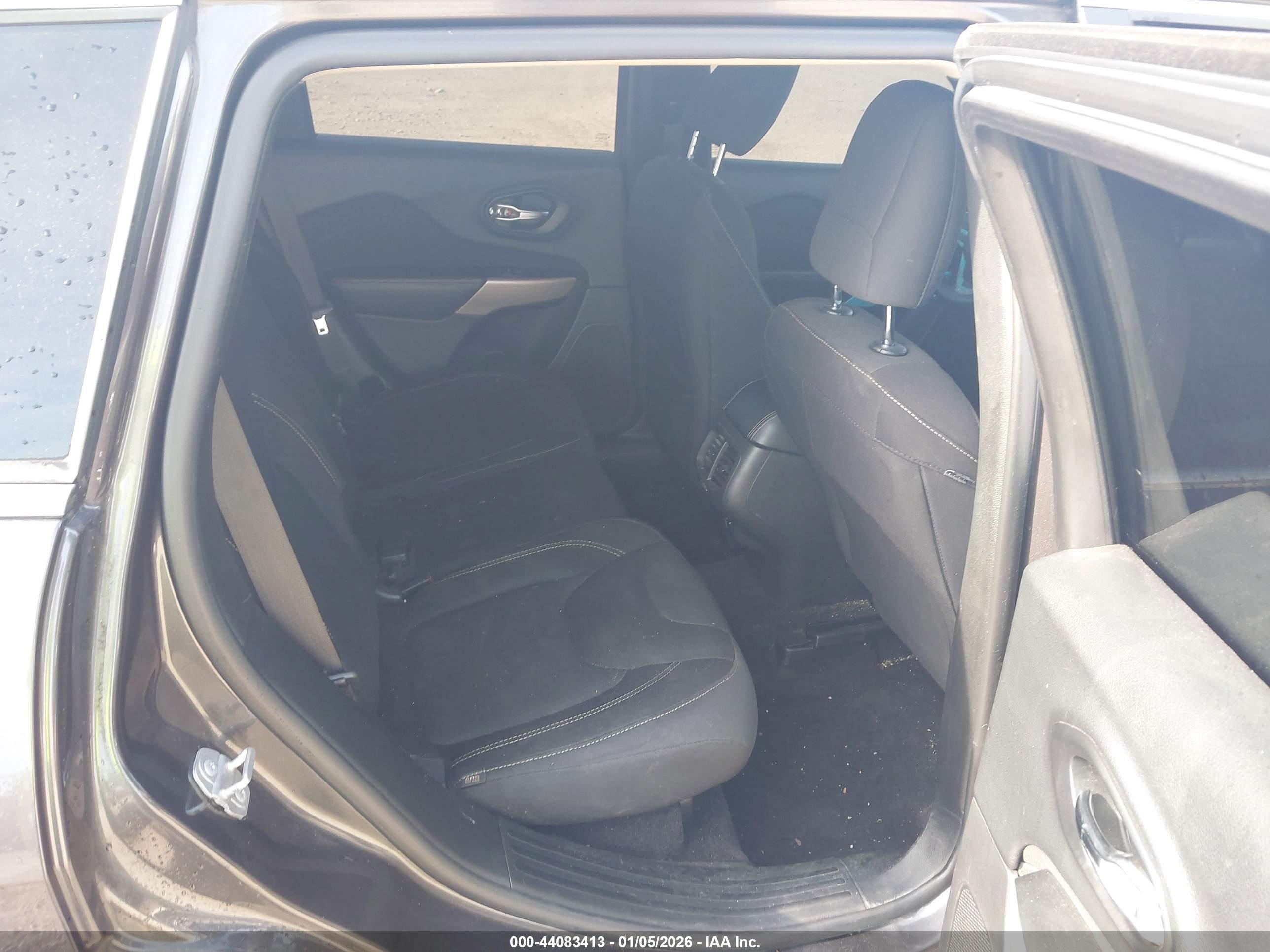 JEEP CHEROKEE image 8
