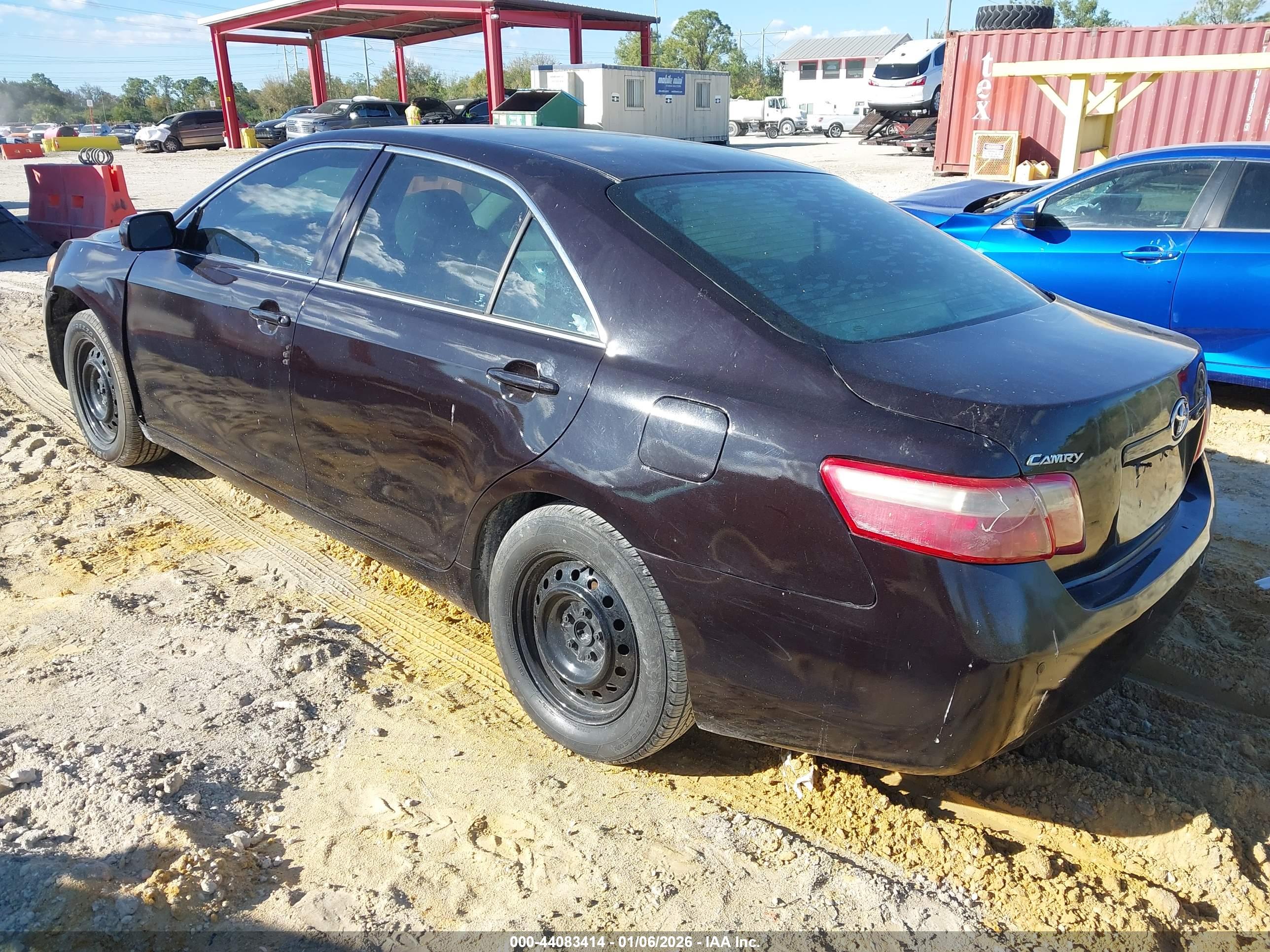 TOYOTA CAMRY image 3