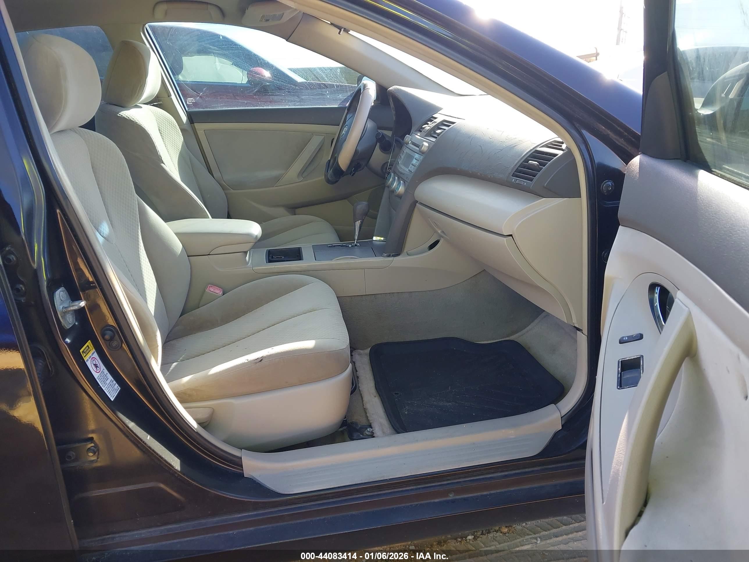 TOYOTA CAMRY image 5