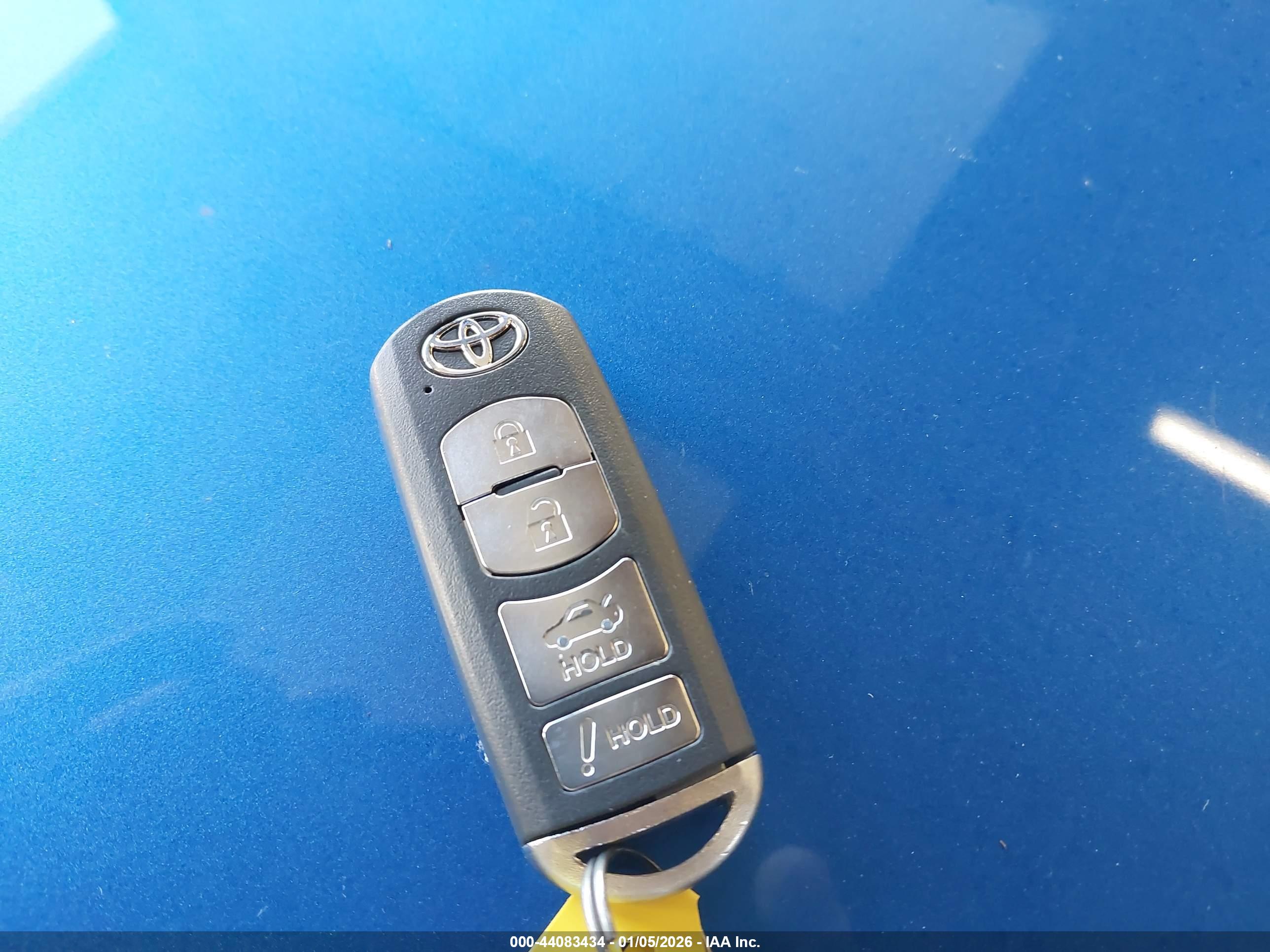 TOYOTA YARIS image 11
